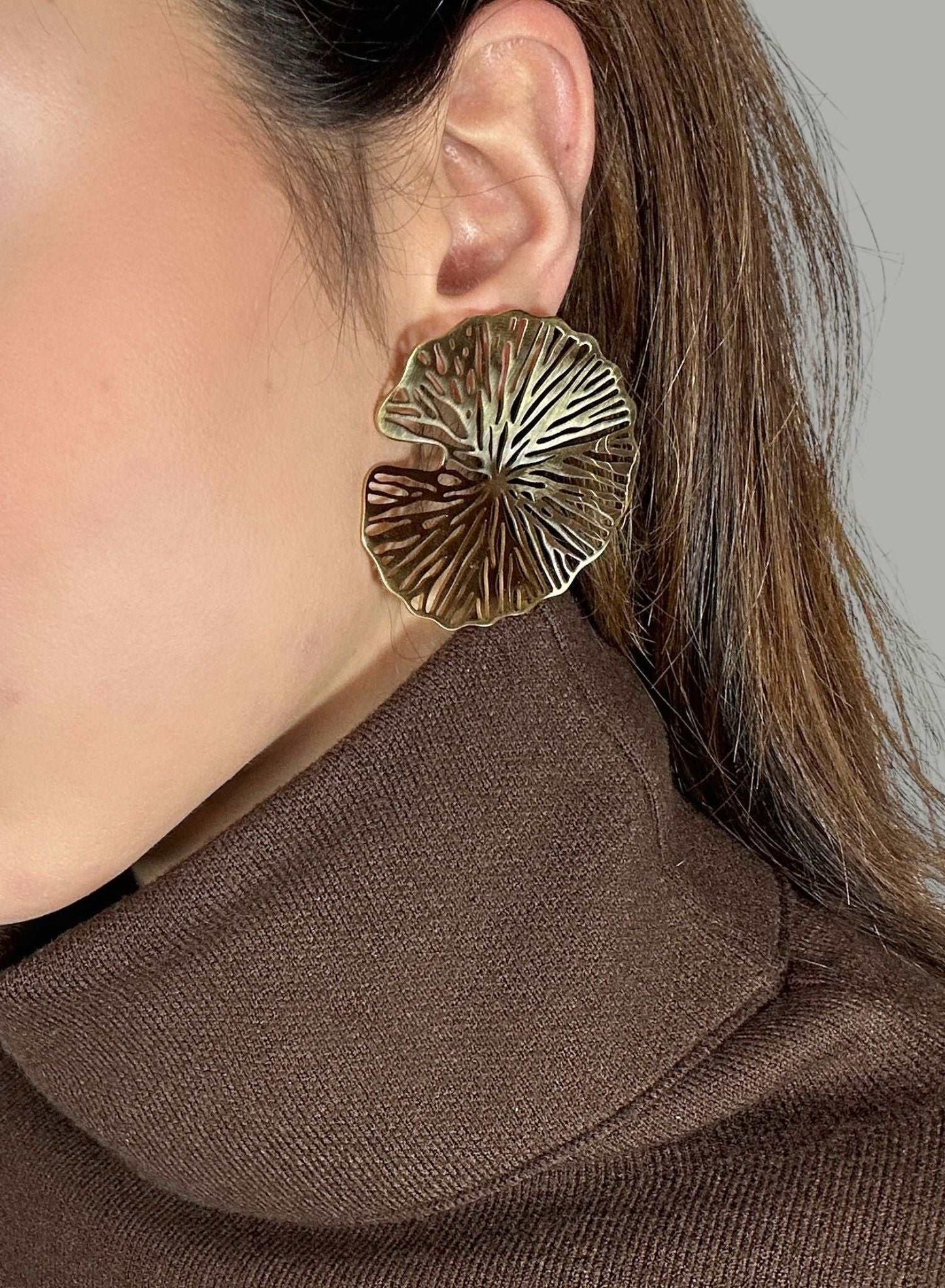 Pendientes Grandes Flor Dorada
