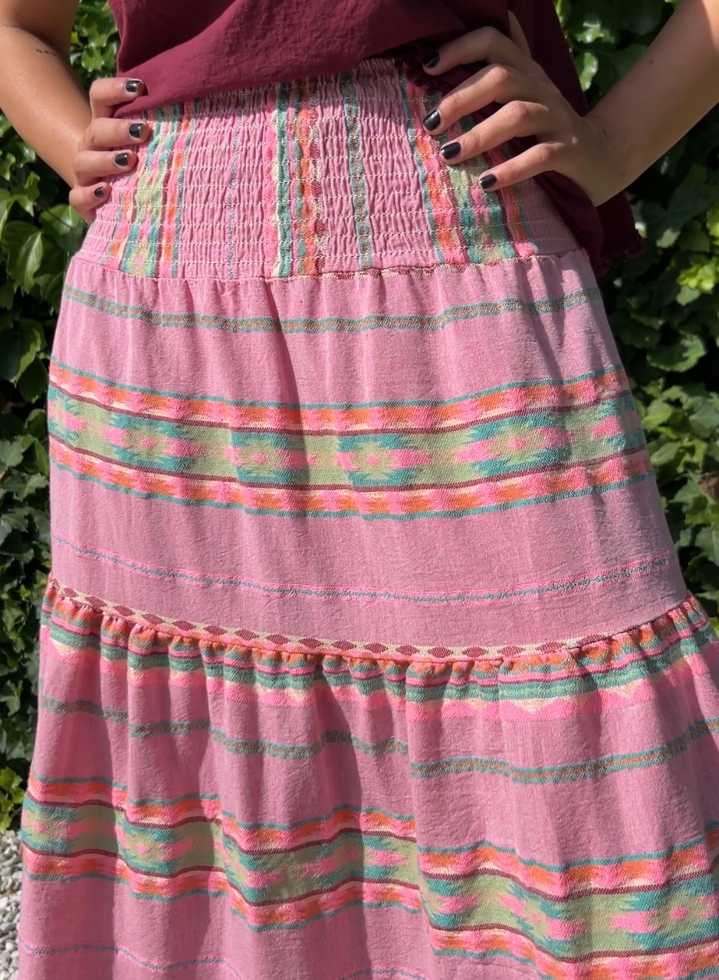 Falda étnica rosa