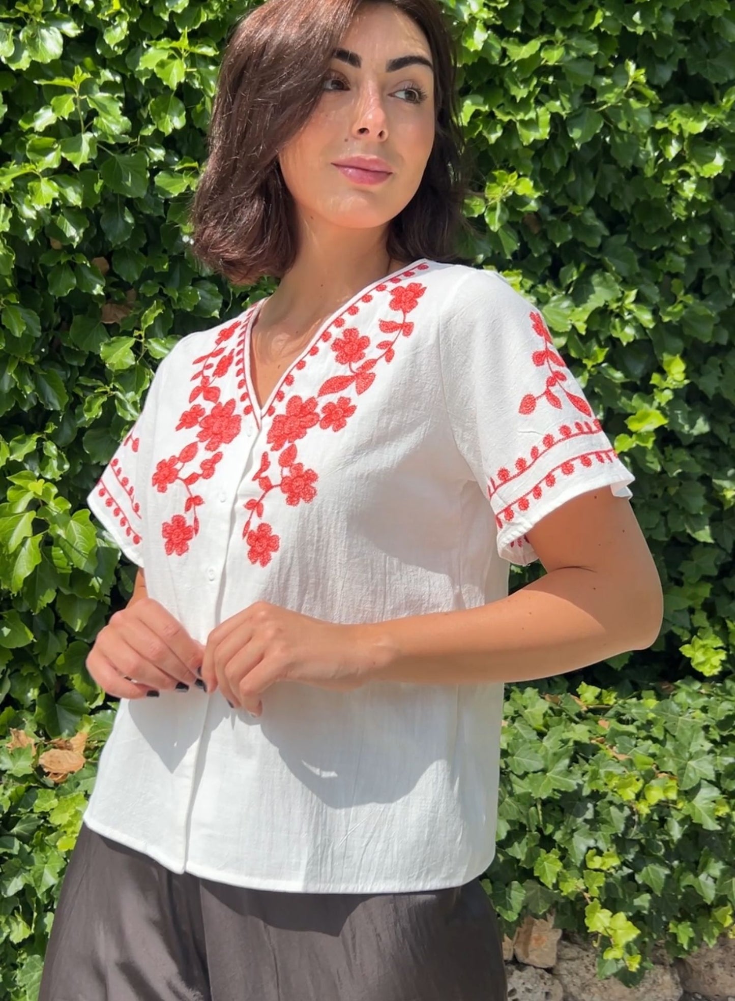 Blusa flores rojas