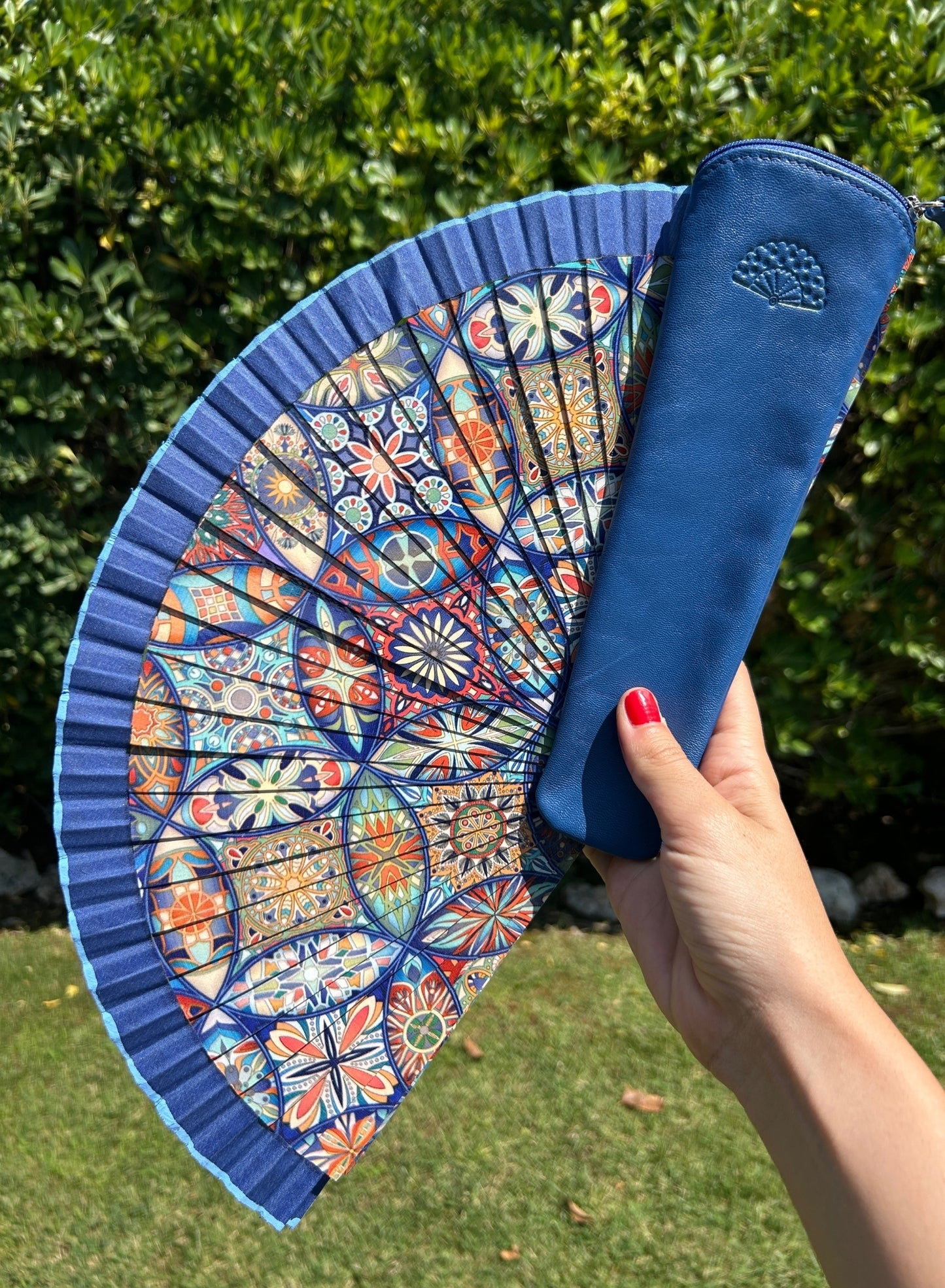 Abanico (disponible en varios colores)