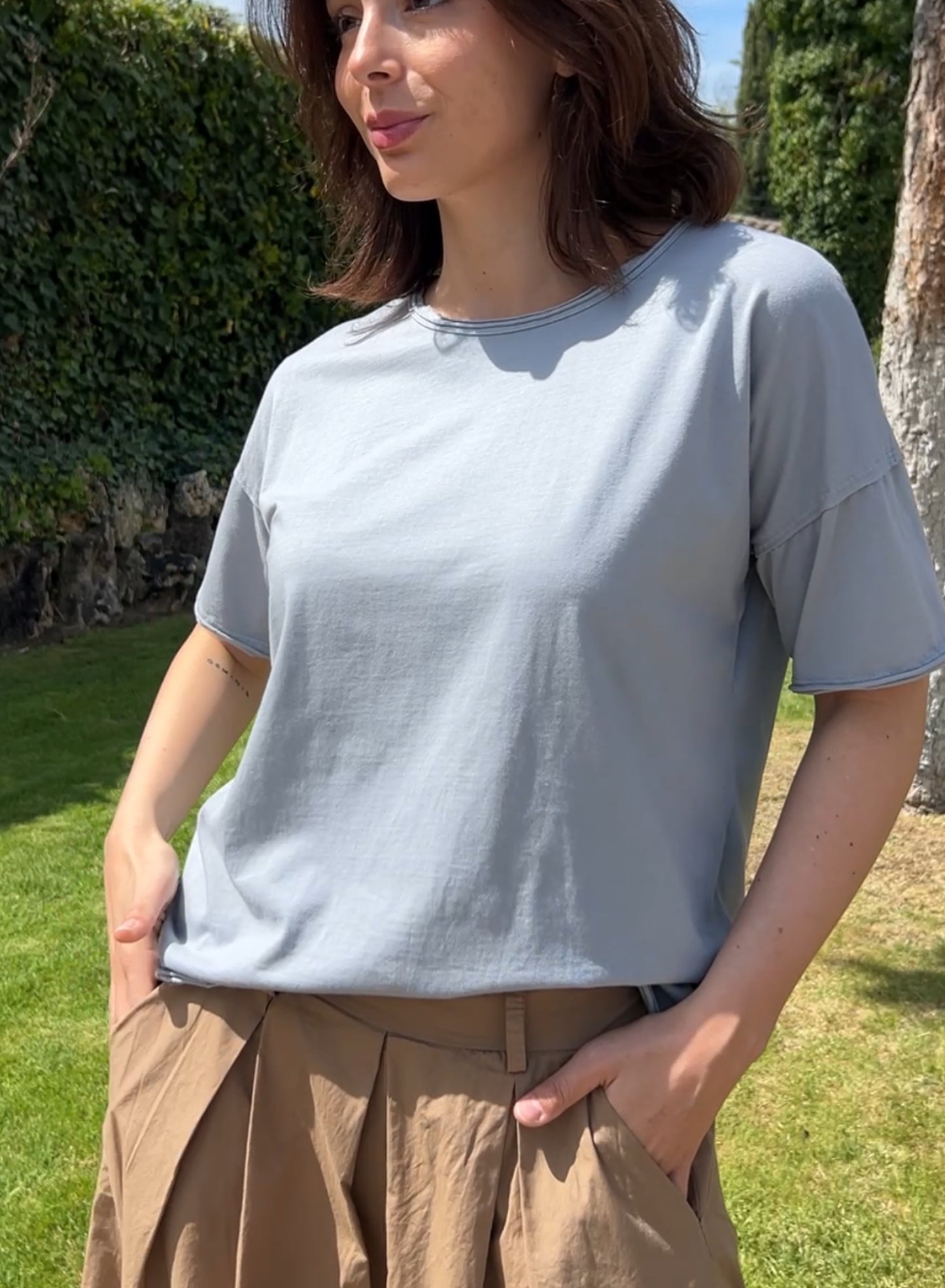 Basic T-shirt (two colors)