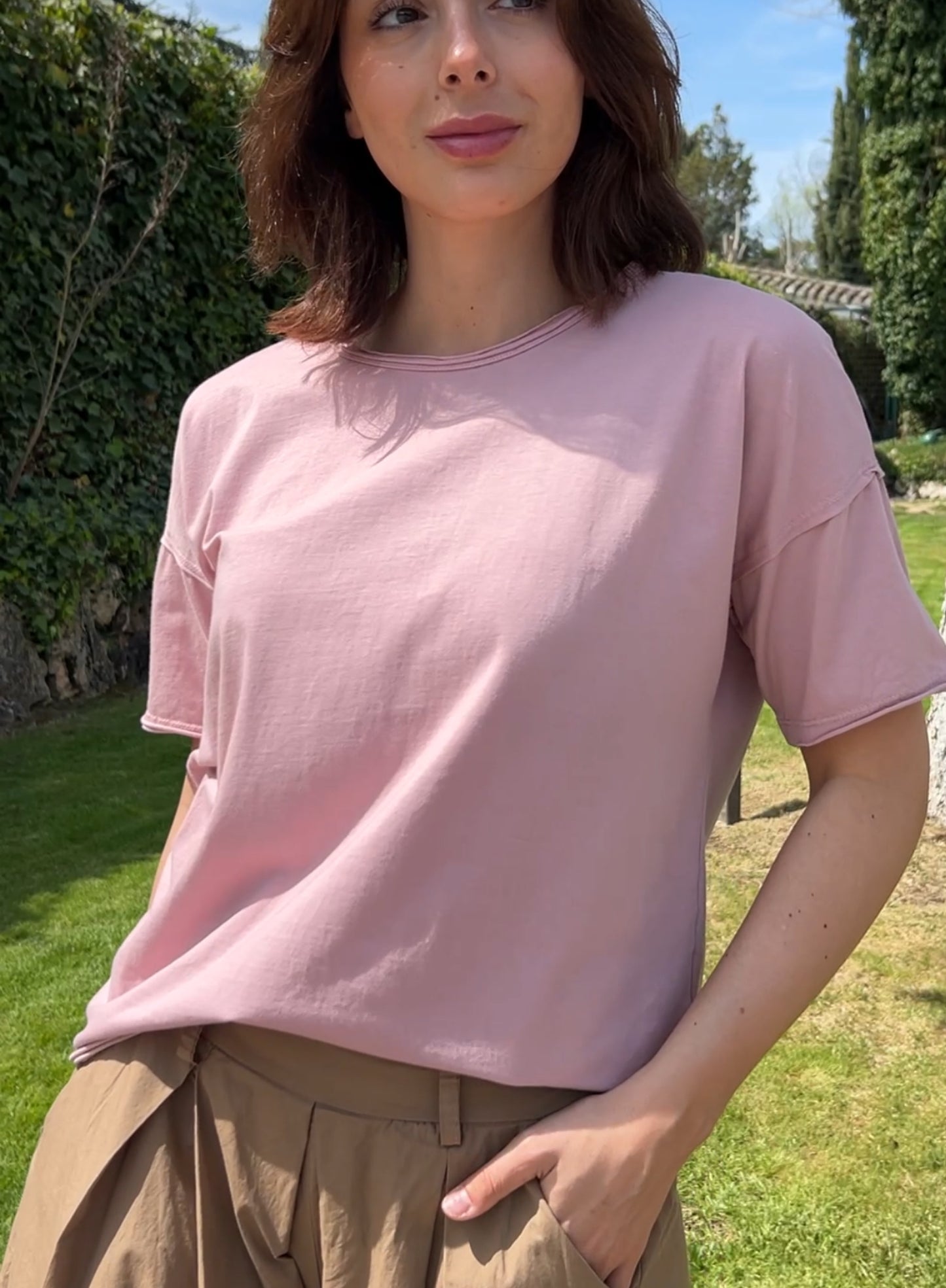 Basic T-shirt (two colors)