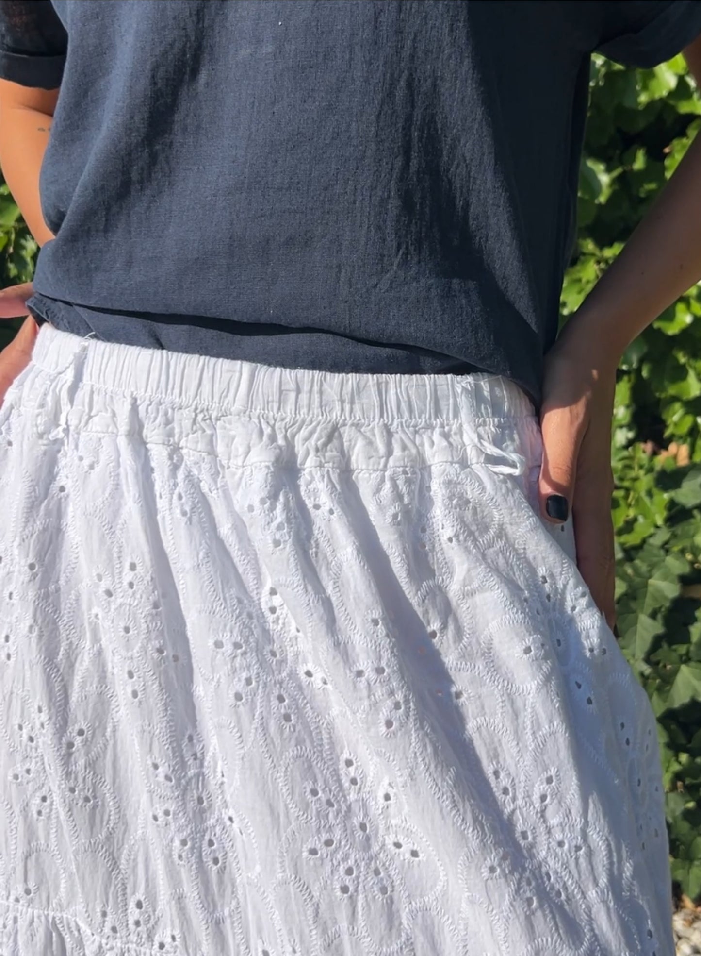 Falda blanca calada