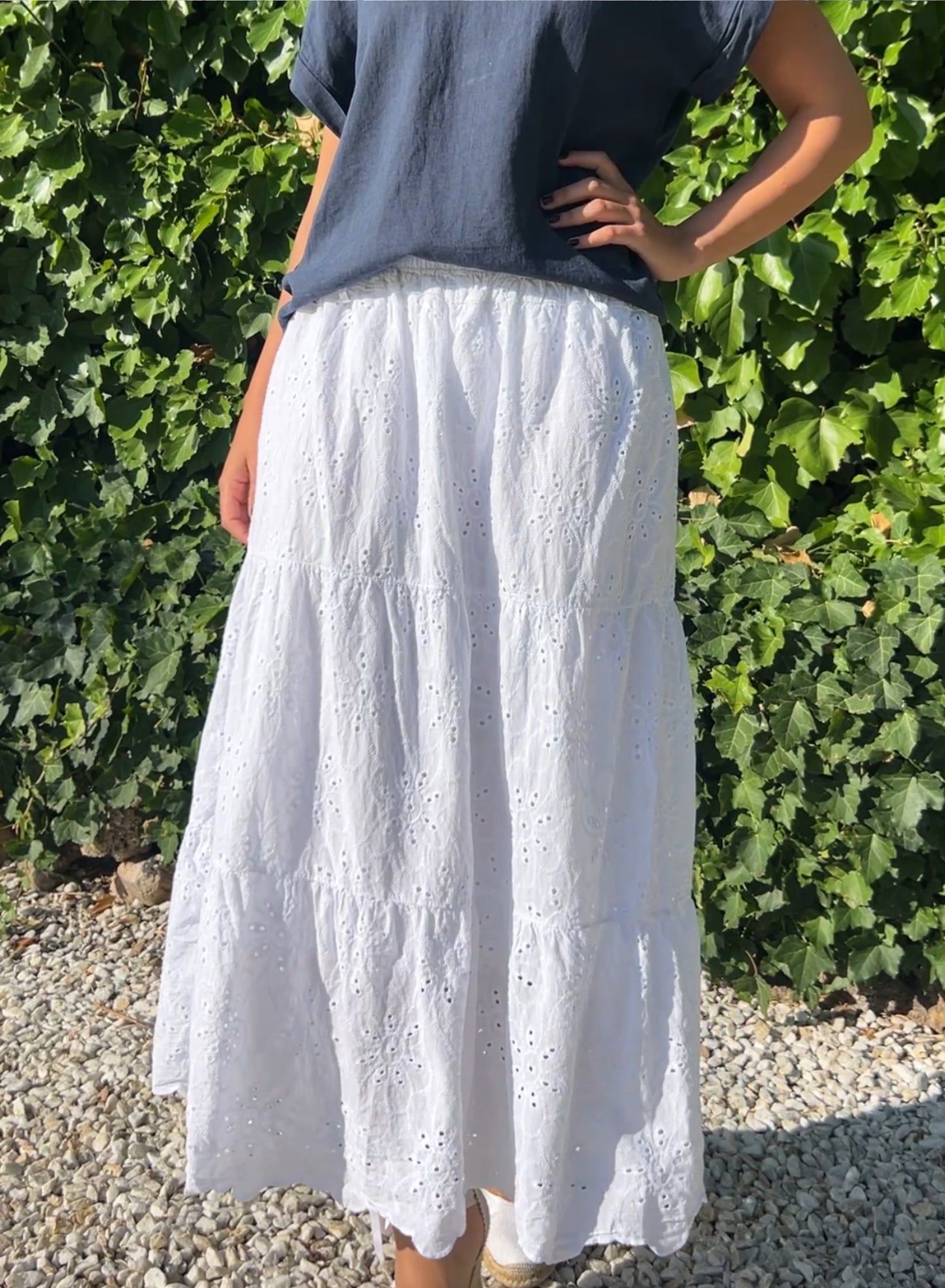 Falda blanca calada