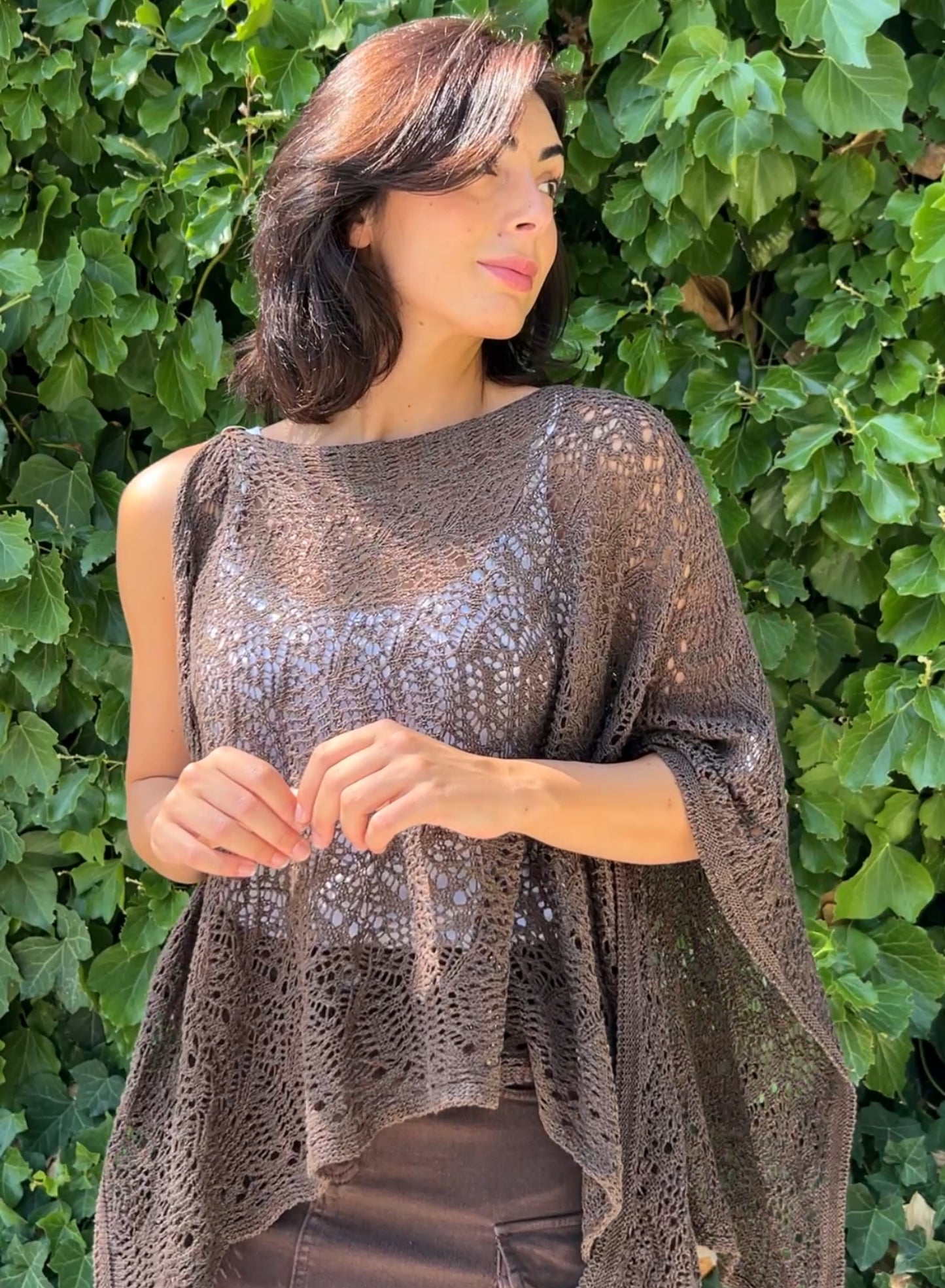 Choco openwork cape