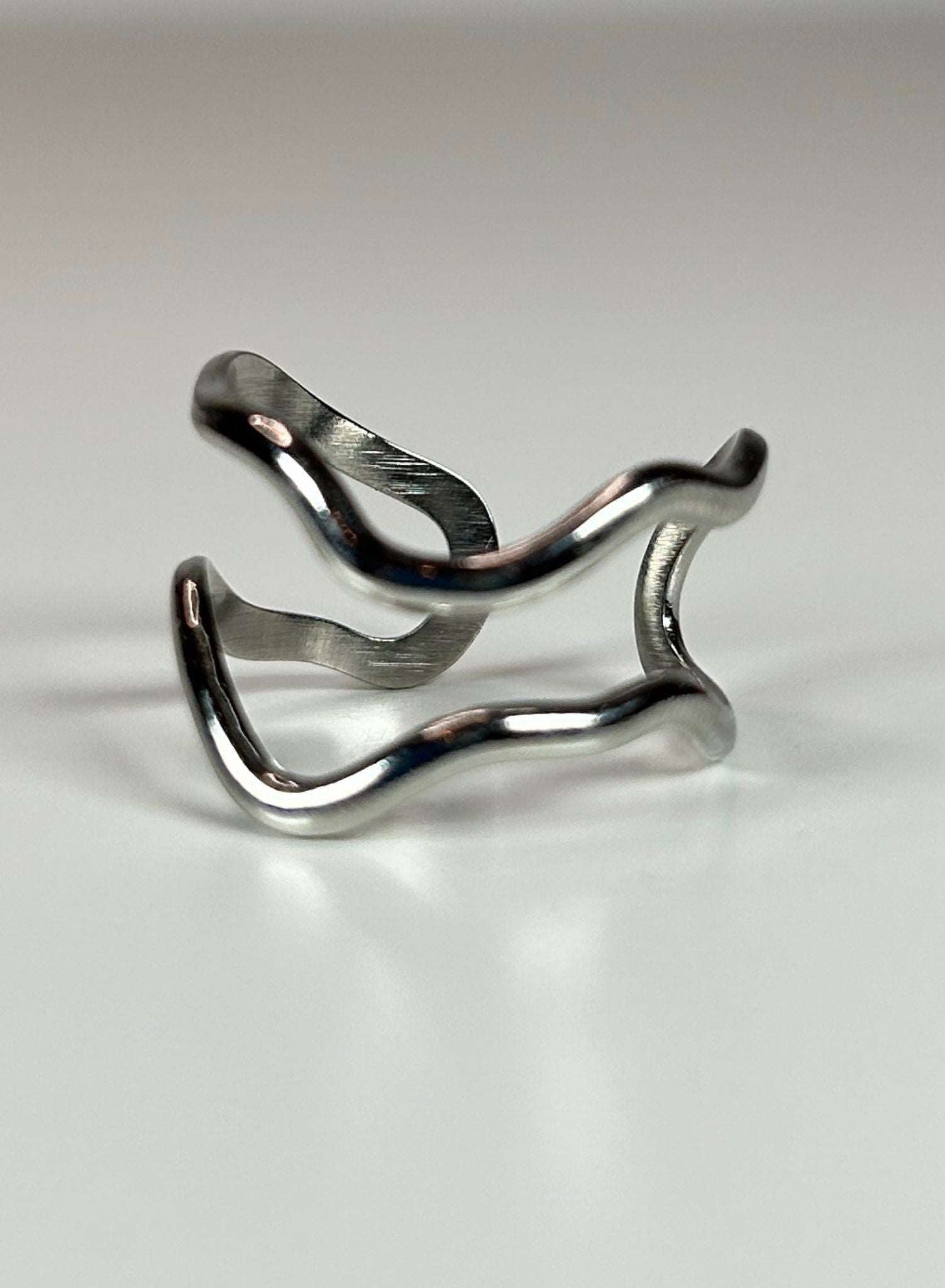 Anillo onda plateado
