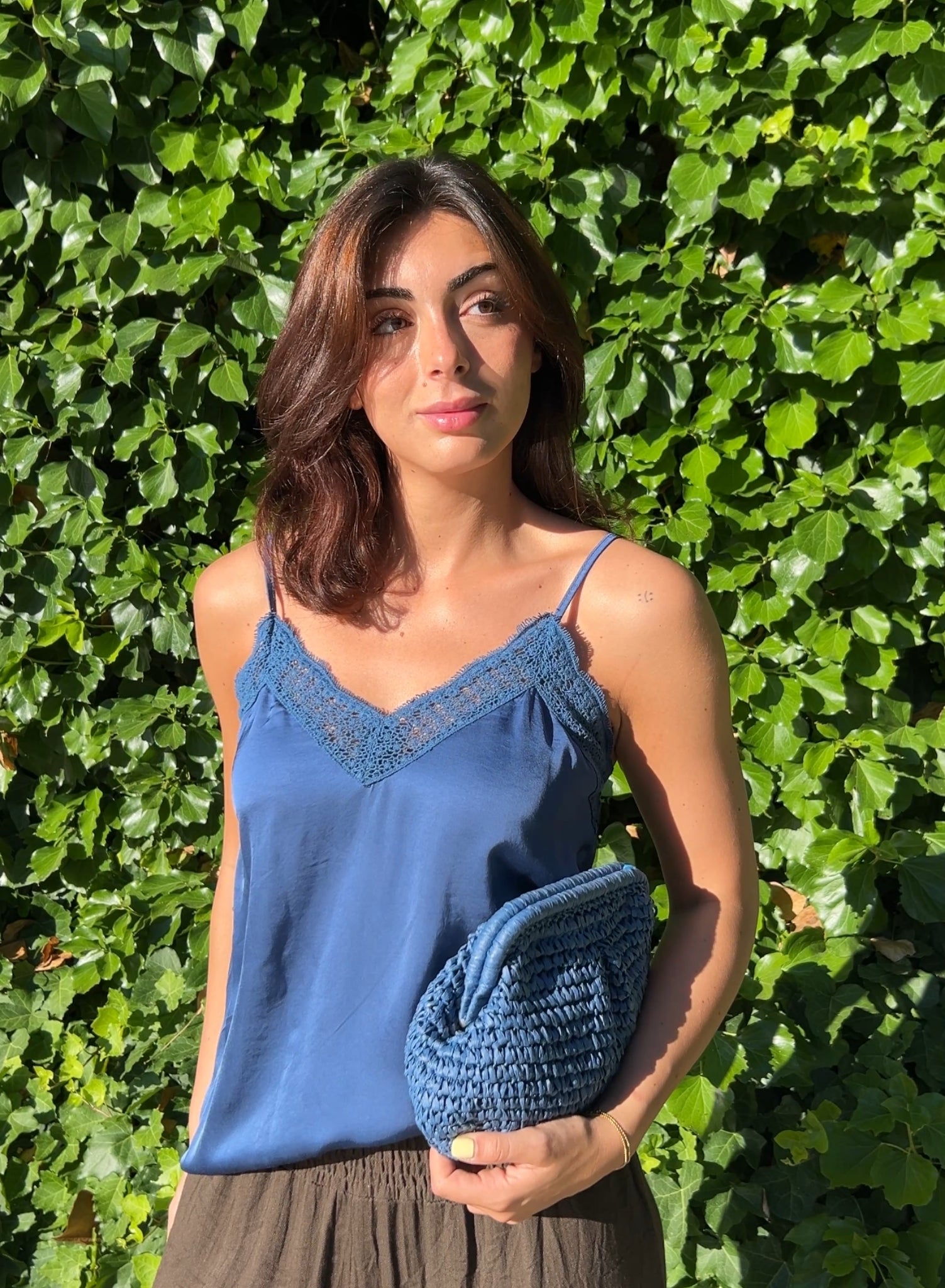 Bolso clutch rafia