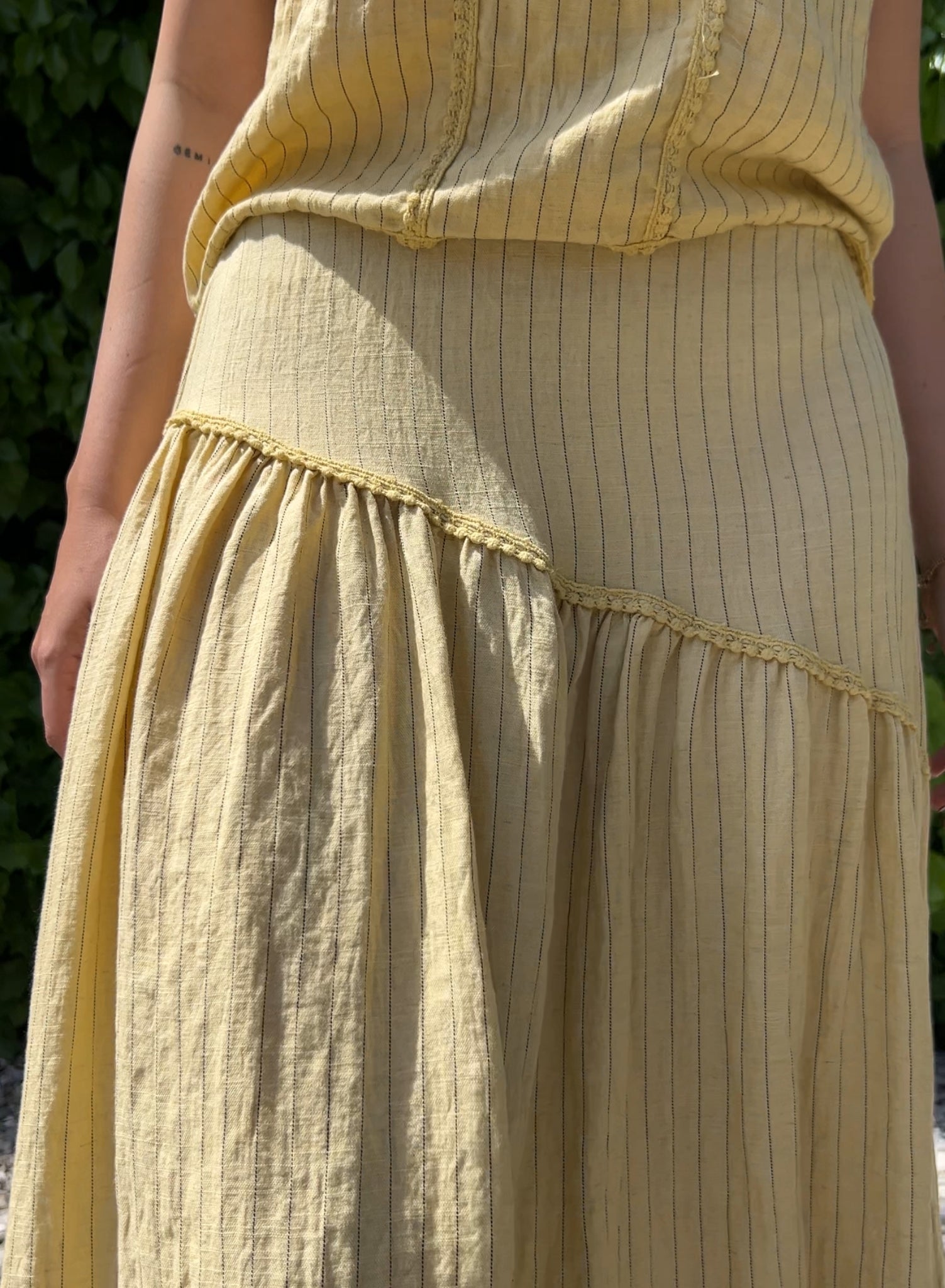 Falda maravita amarillo