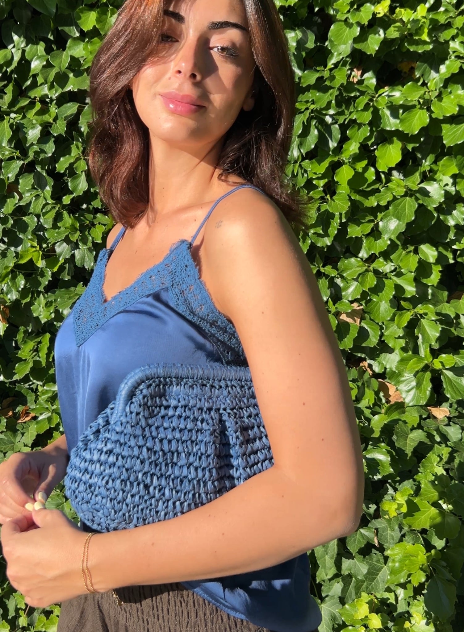 Bolso clutch rafia