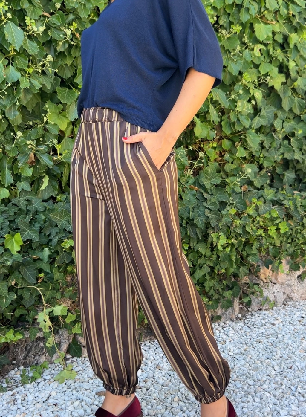 Pantalón raso bombacho rayas