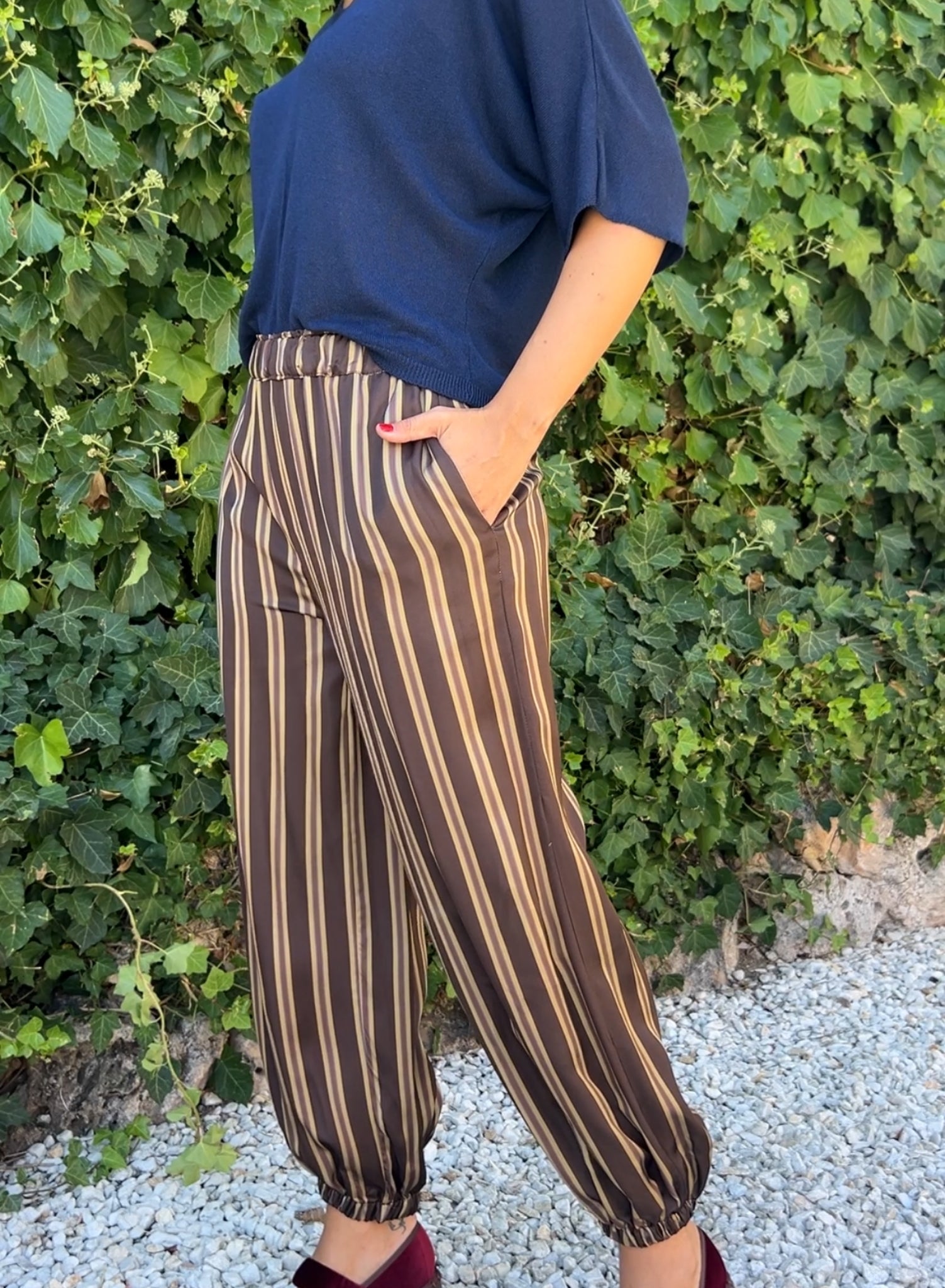 Pantalón raso bombacho rayas