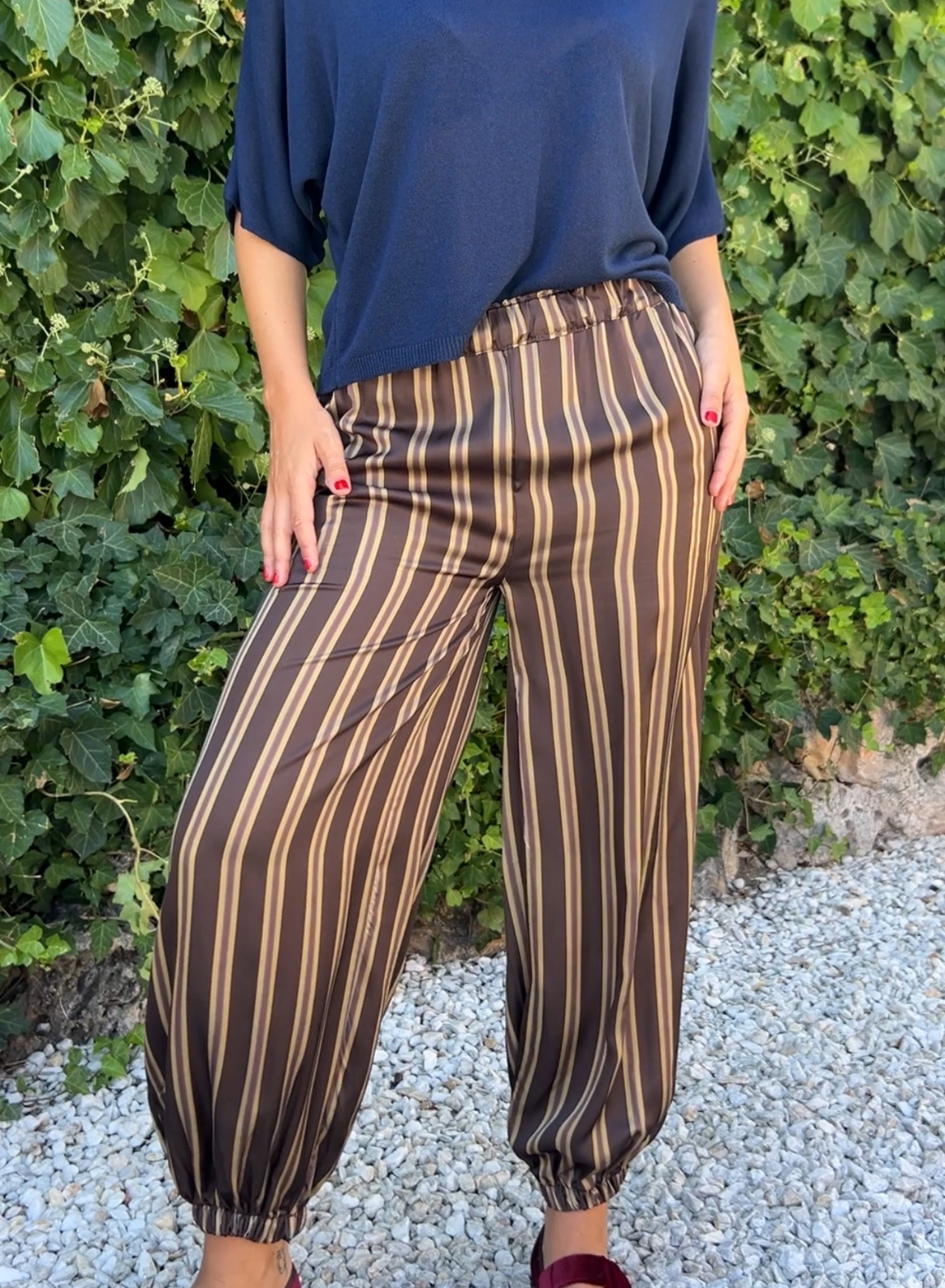 Pantalón raso bombacho rayas