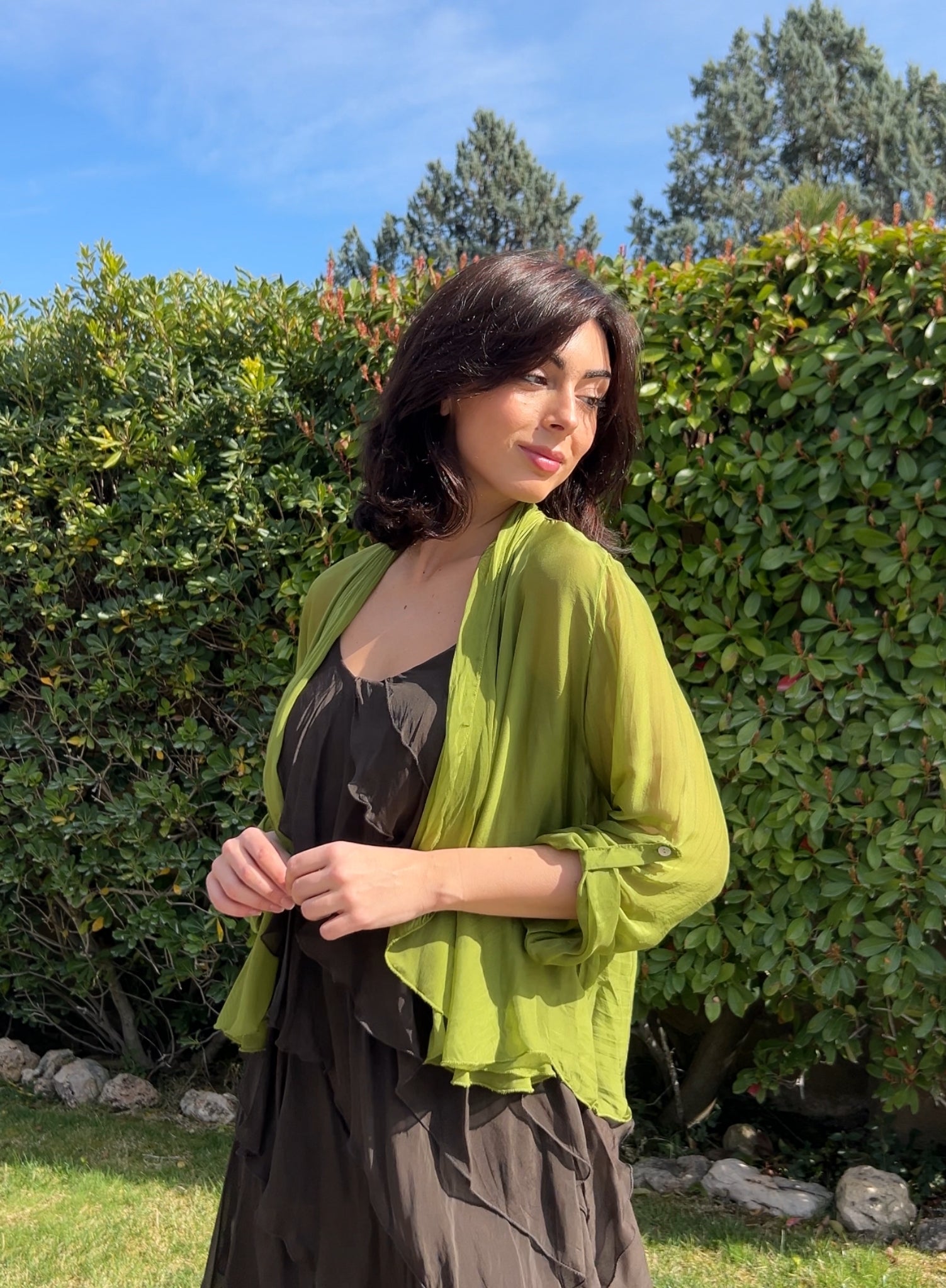 Levita seda corta pistacho