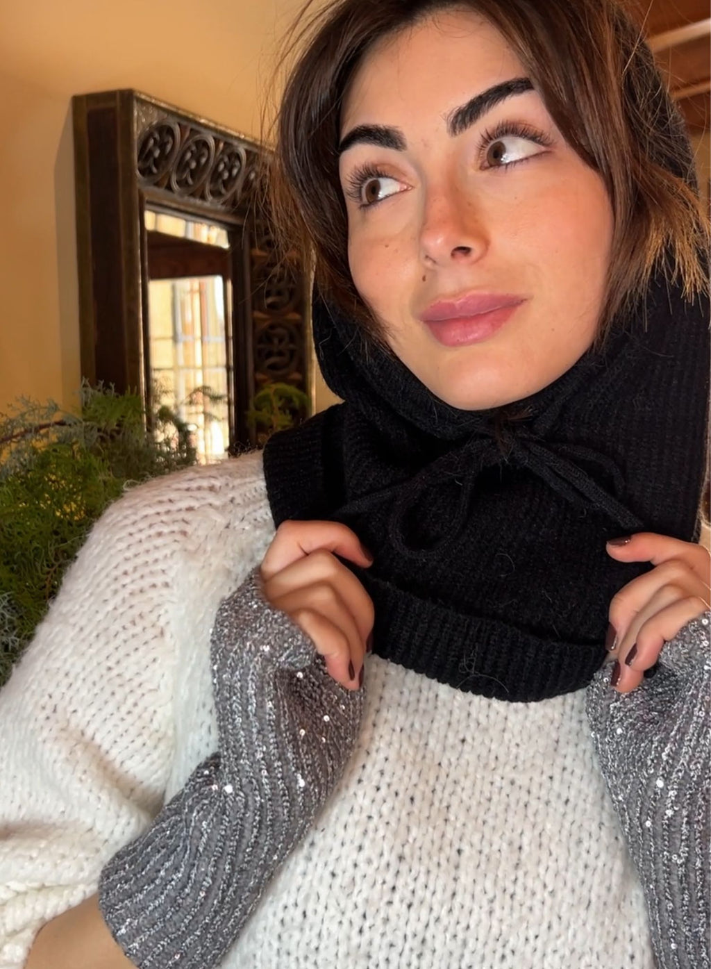 Balaclava negra  + mitones brillo (disponible varios colores)