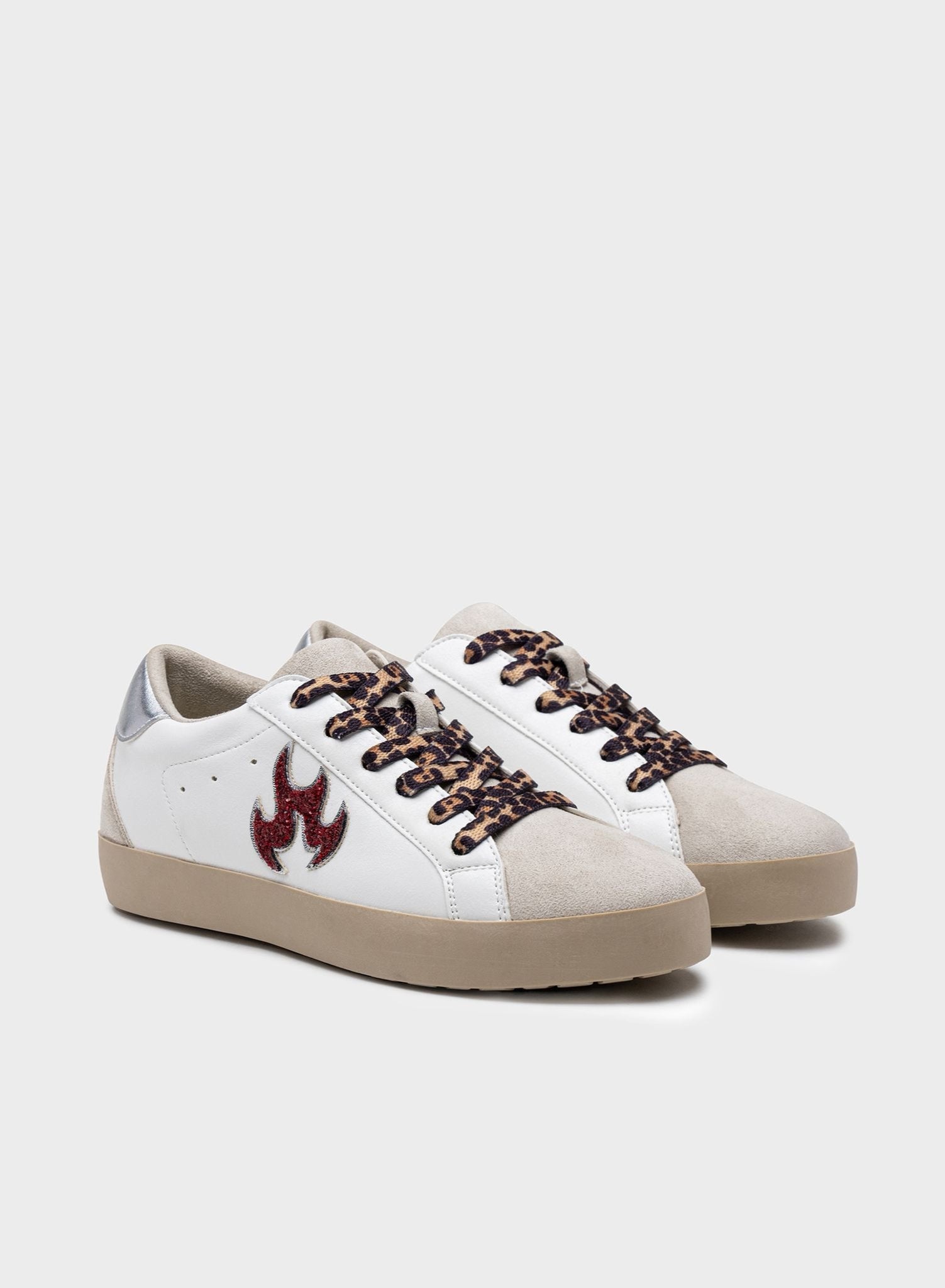Zapatilla fuego