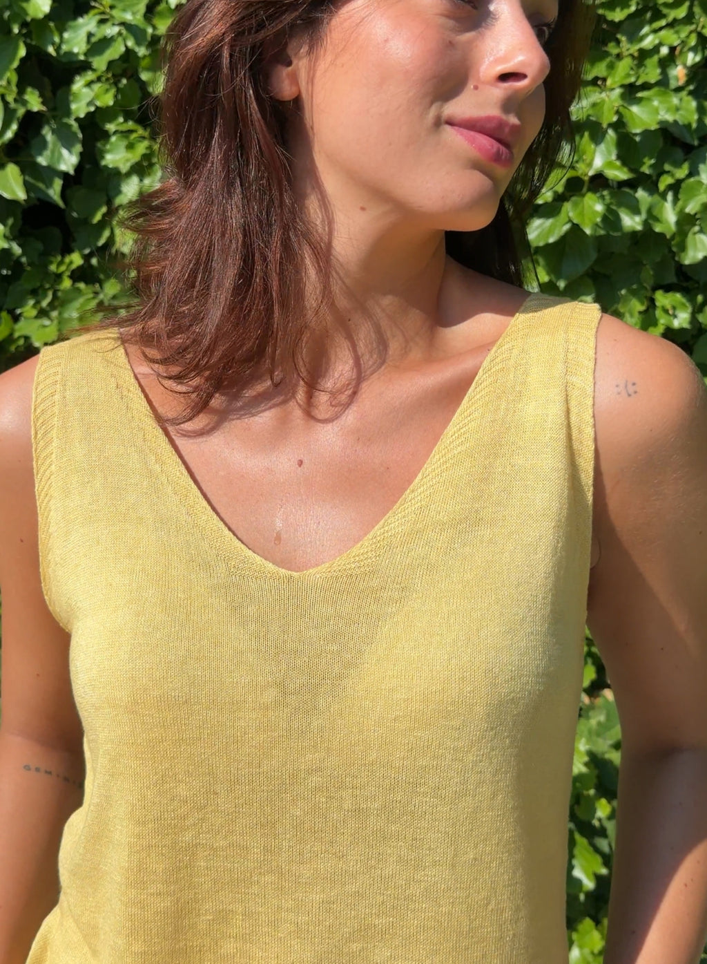 Top lino amarillo