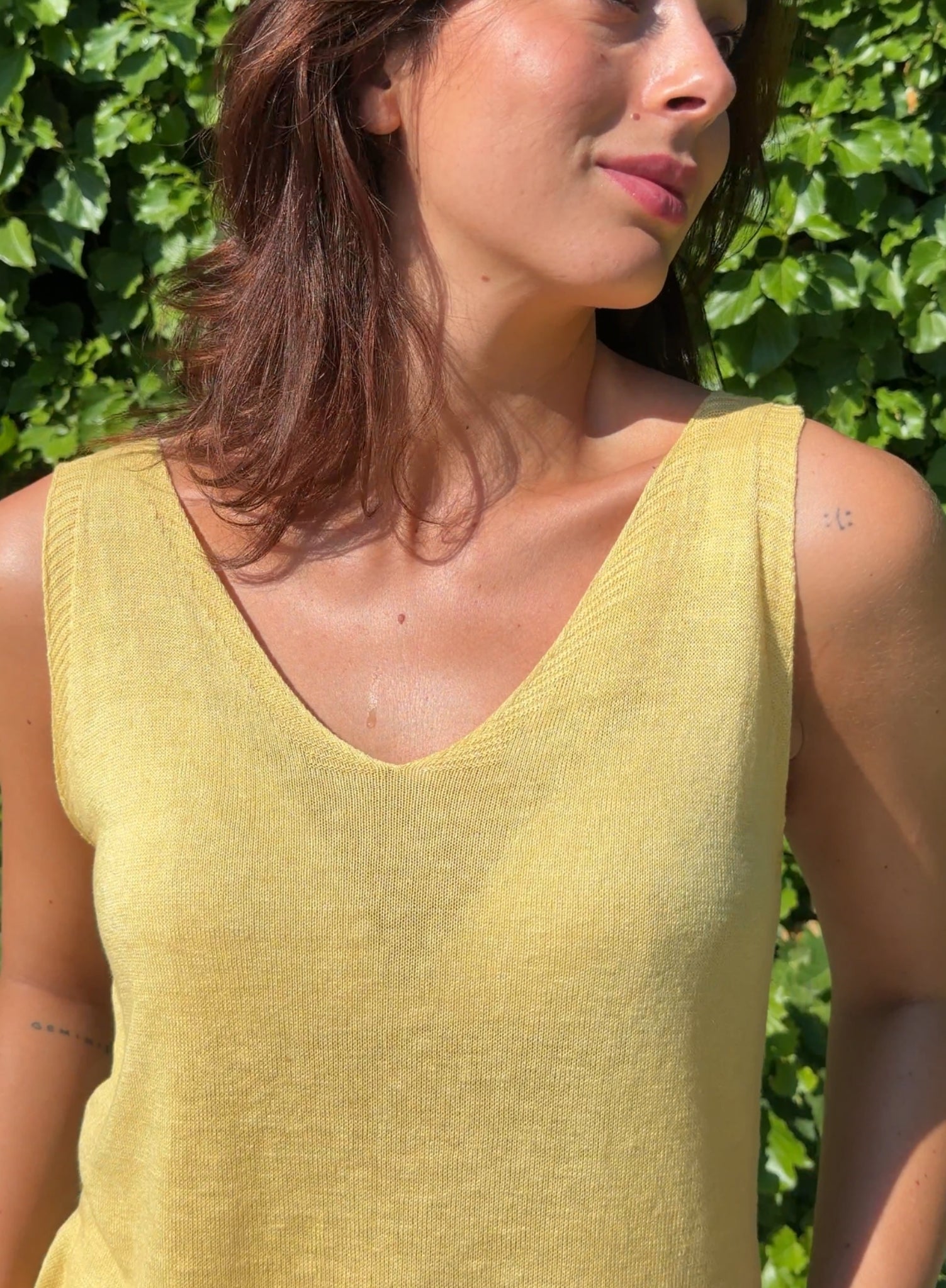 Top lino amarillo
