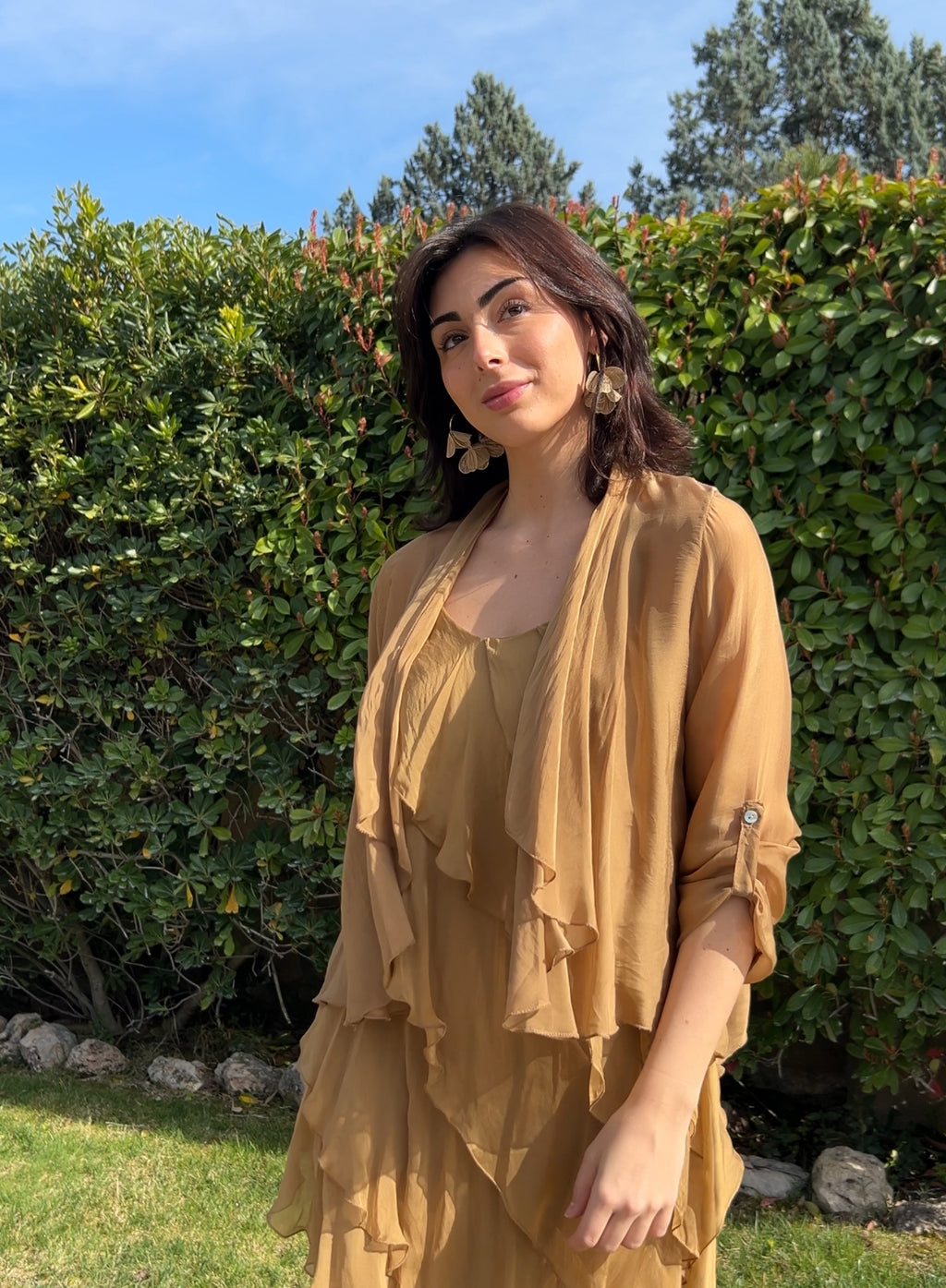 Levita seda corta camel