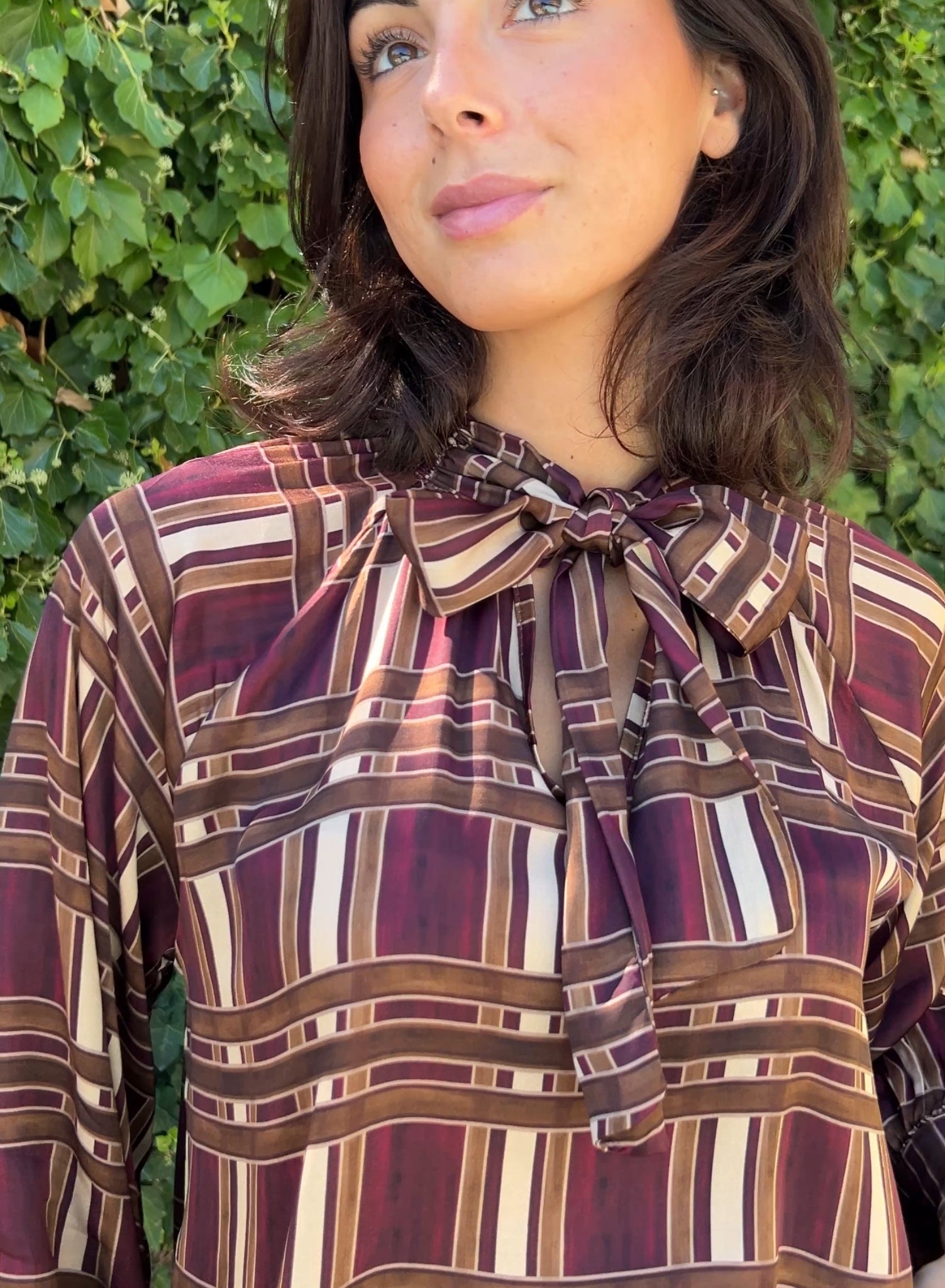 Blusa raso burdeos