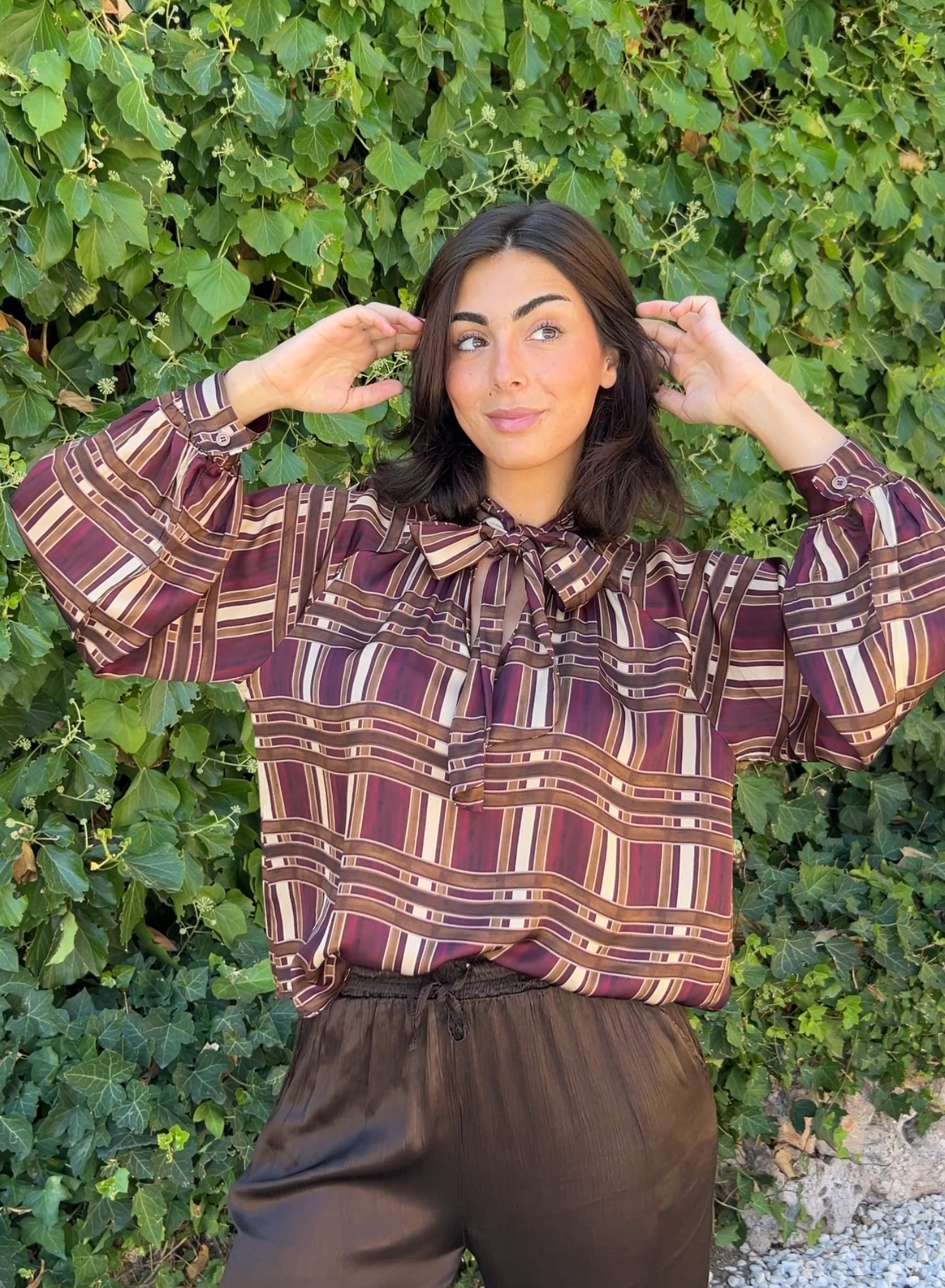 Blusa raso burdeos