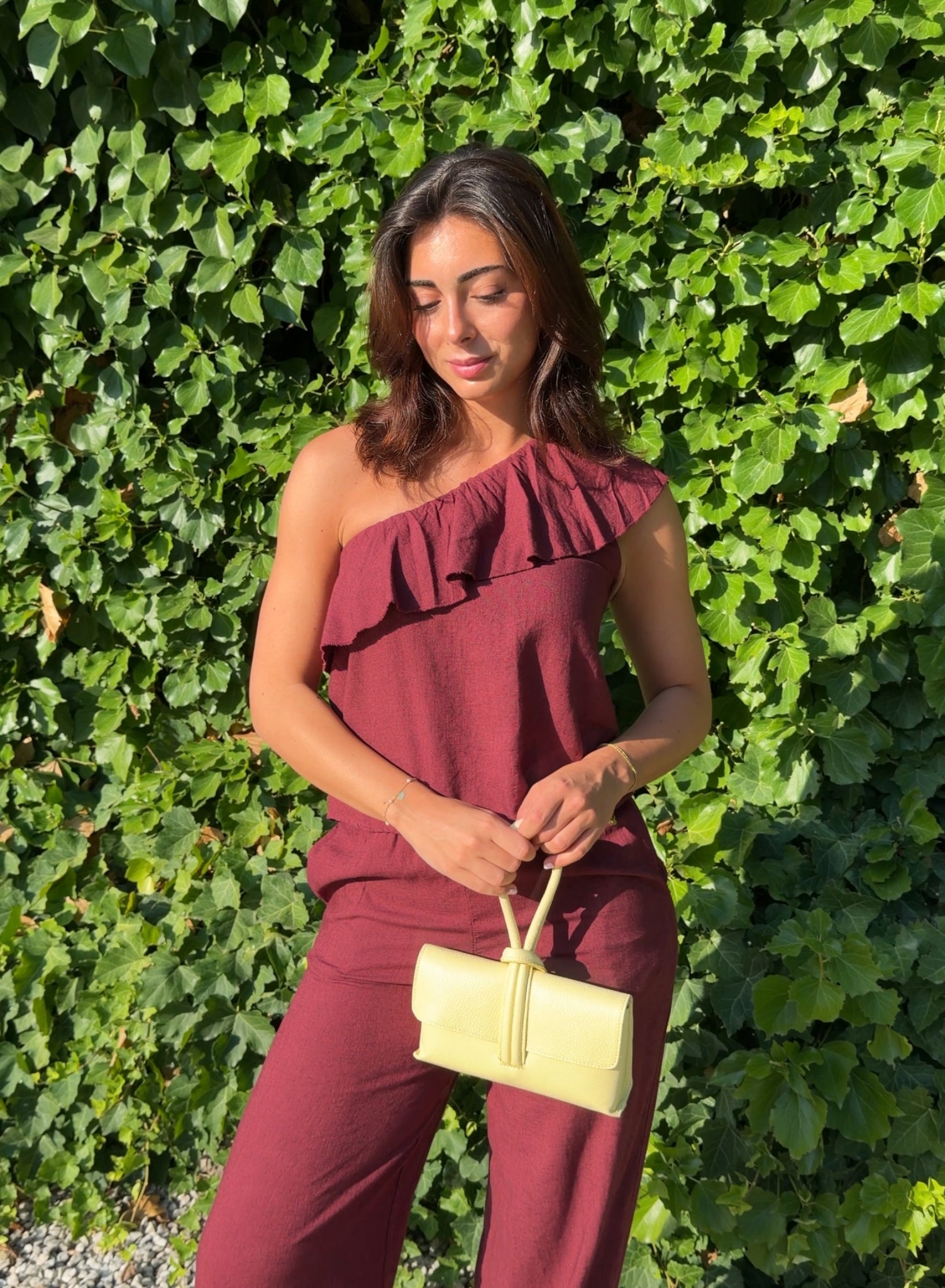 Bolso de mano amarillo