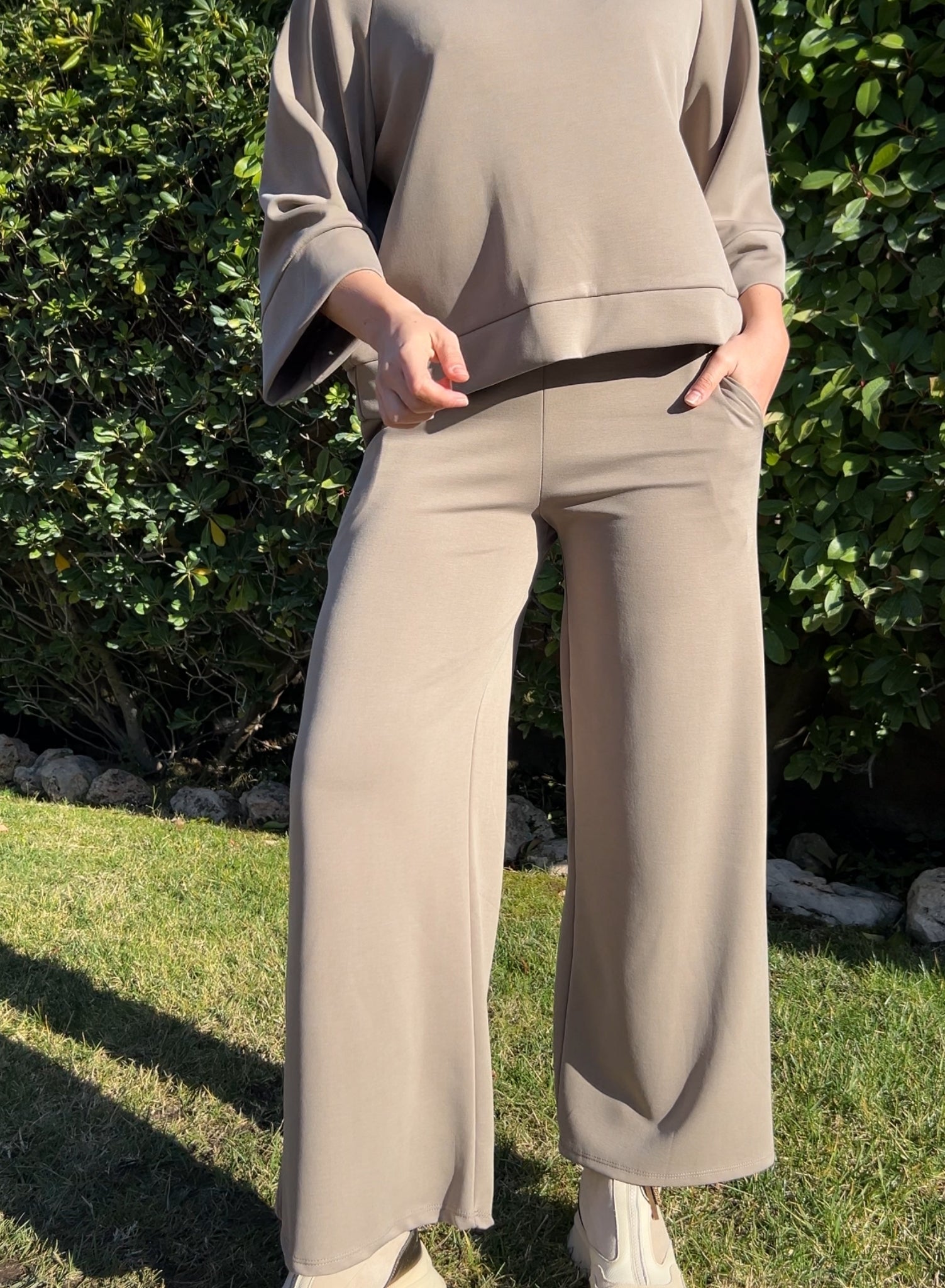 Pantalón chándal topo