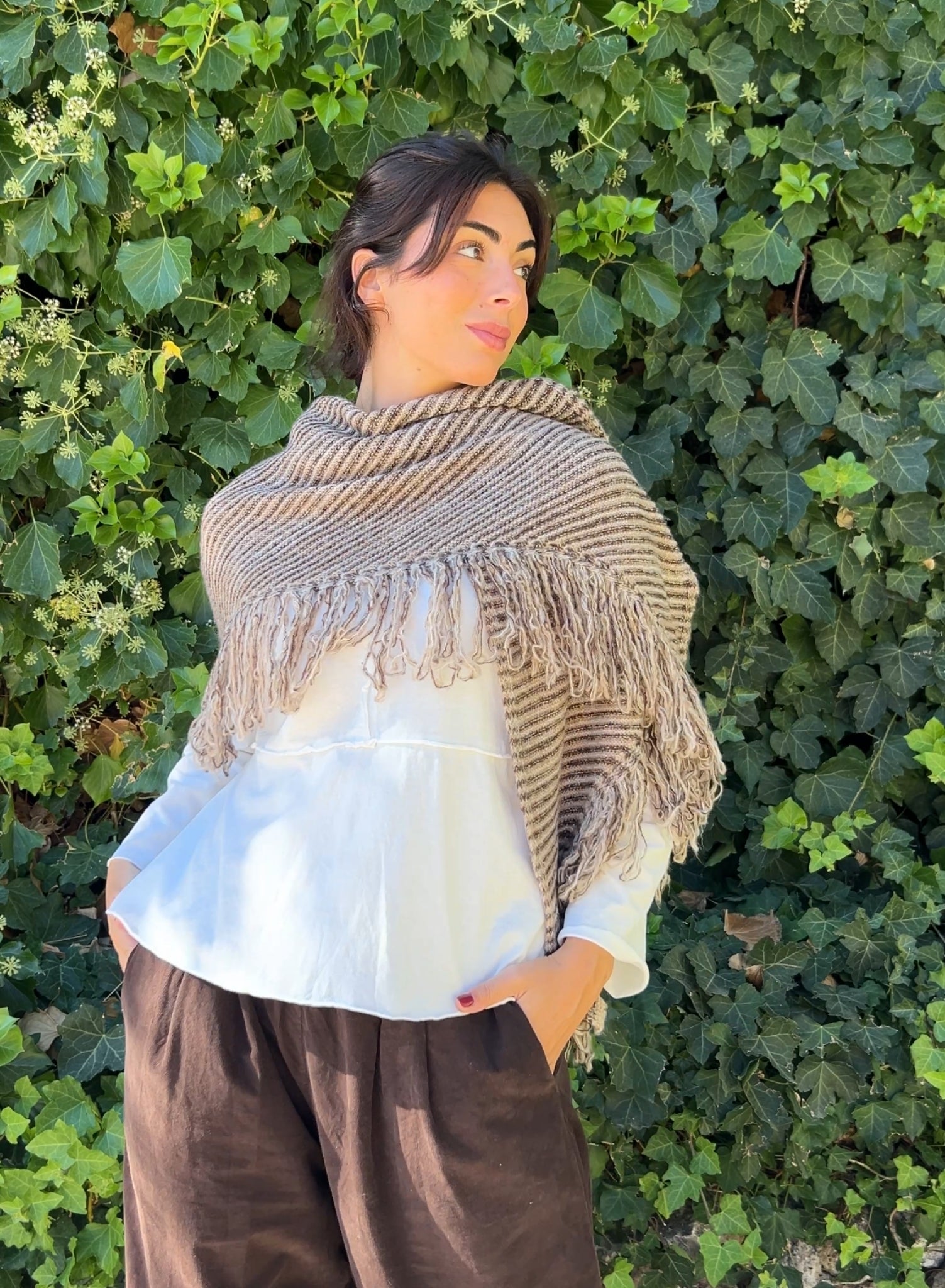 Capa flecos beige