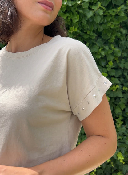 Camiseta estrellas beige