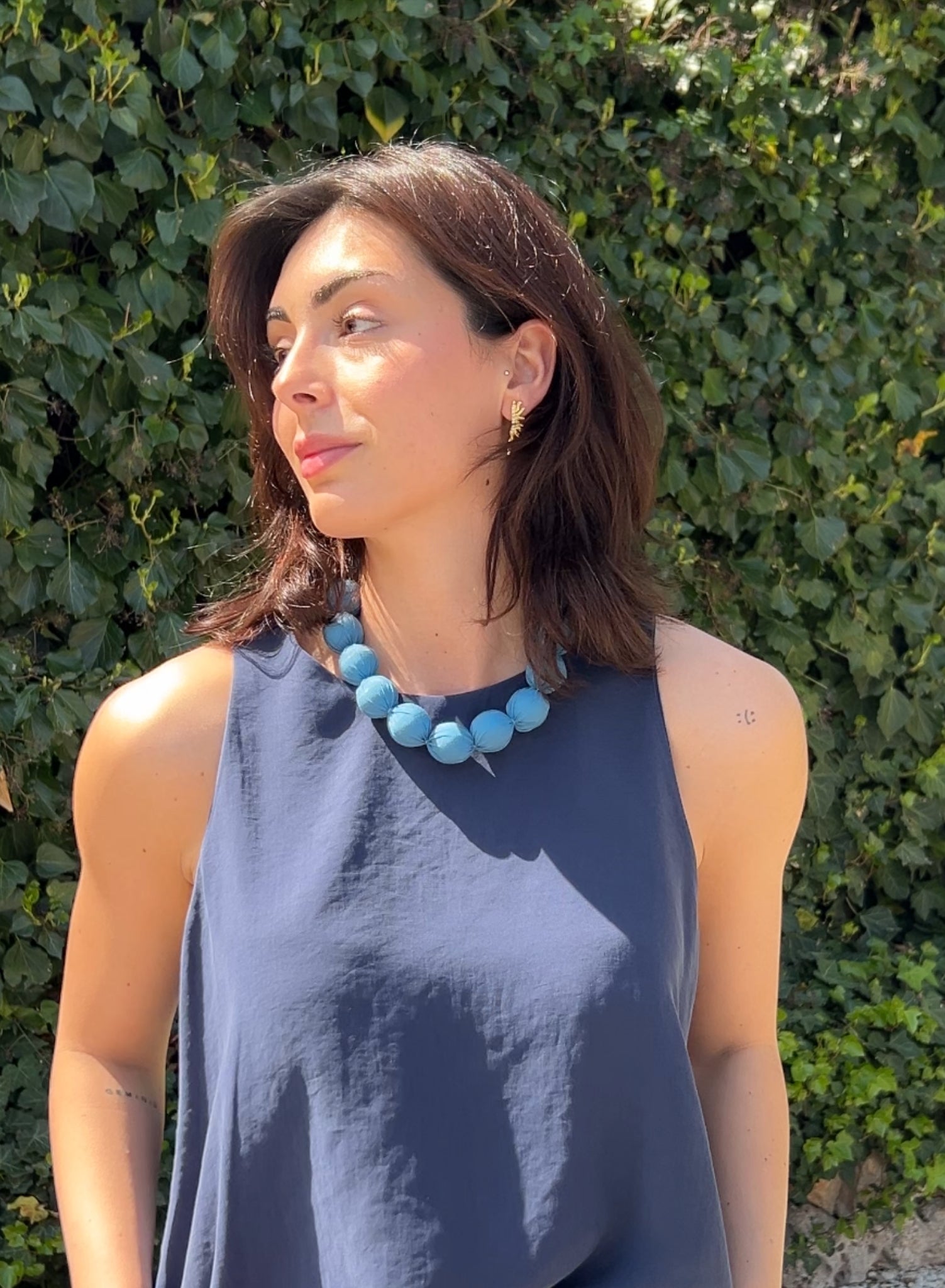 Gargatilla bolas seda azul