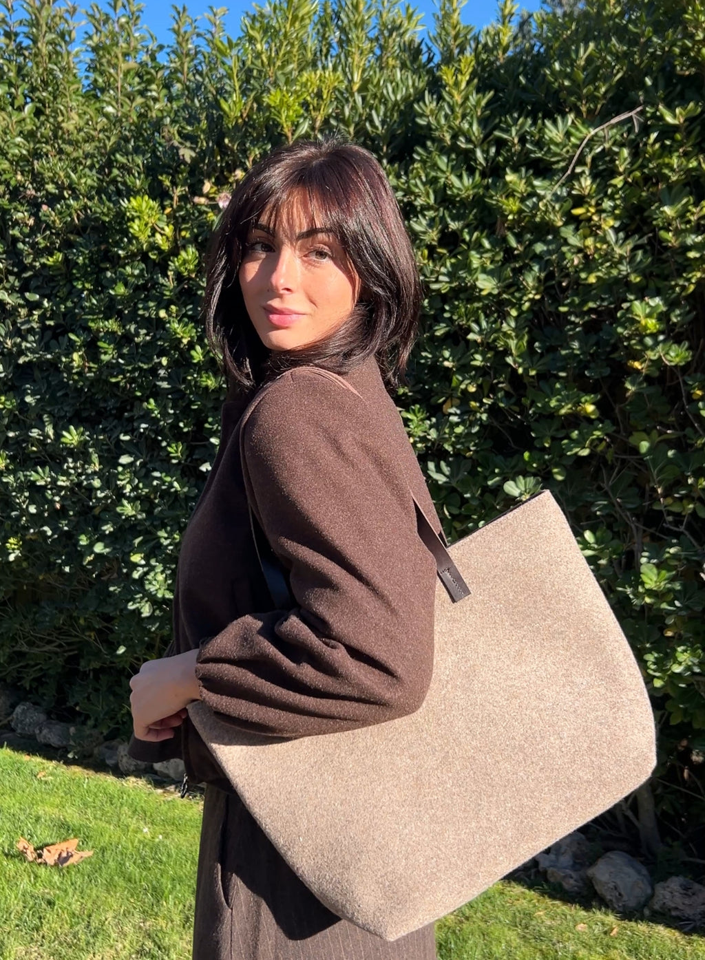 Bolso fieltro marrón