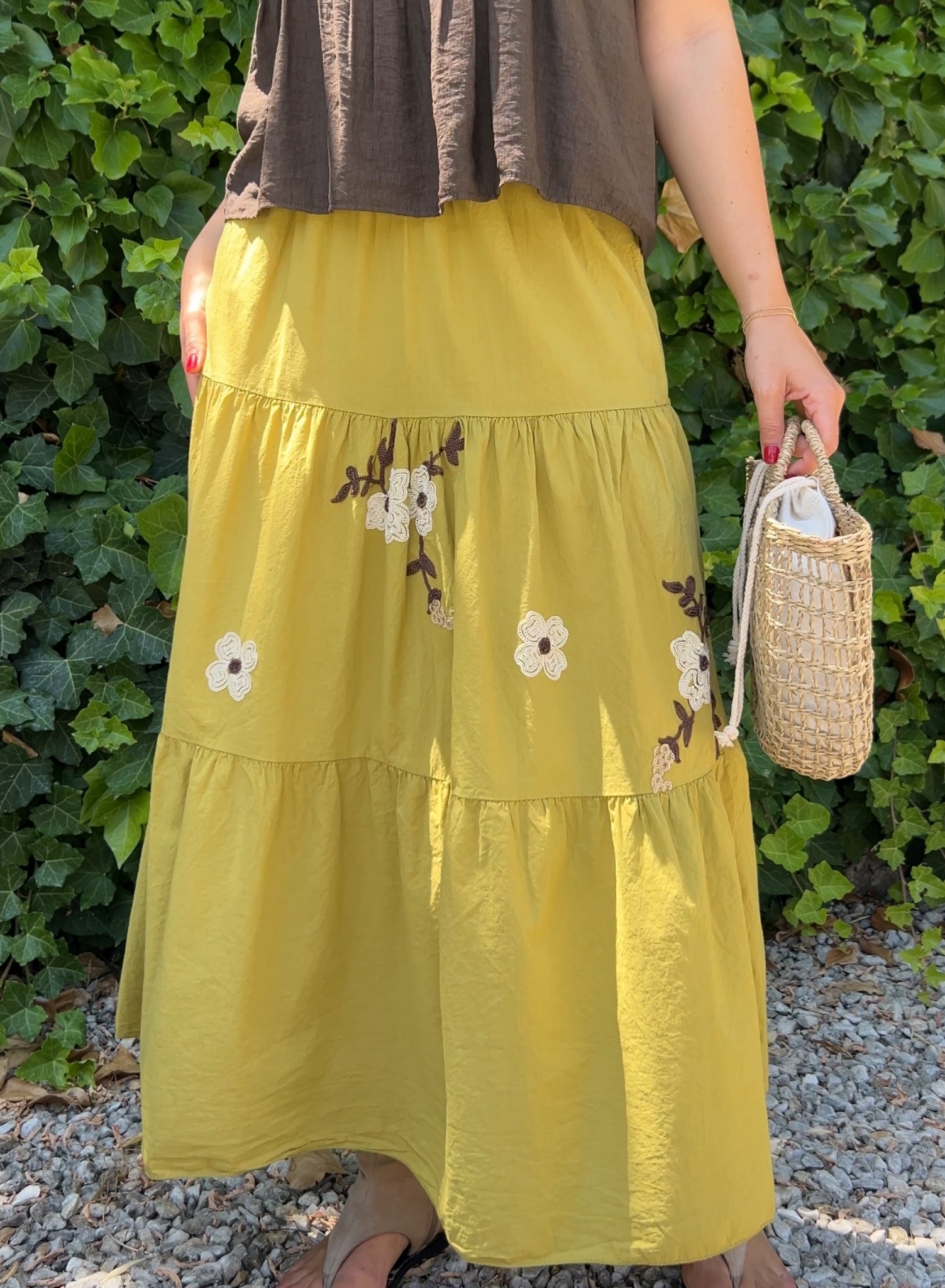 Falda bordada