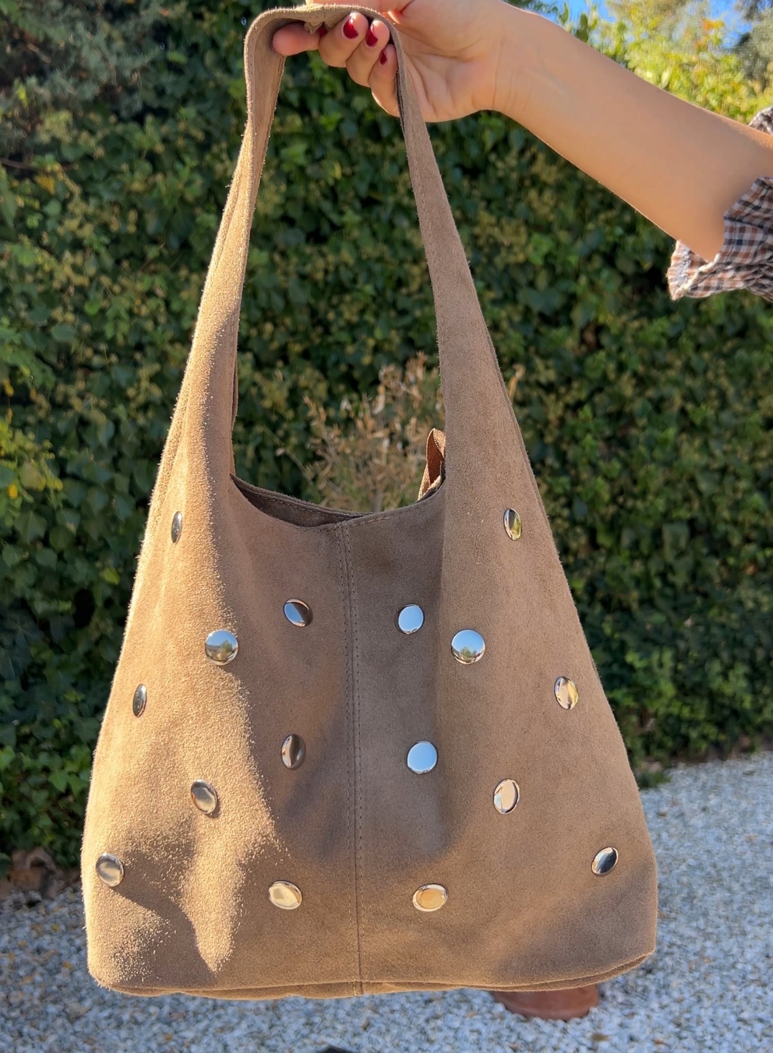 Bolso saco tachuelas