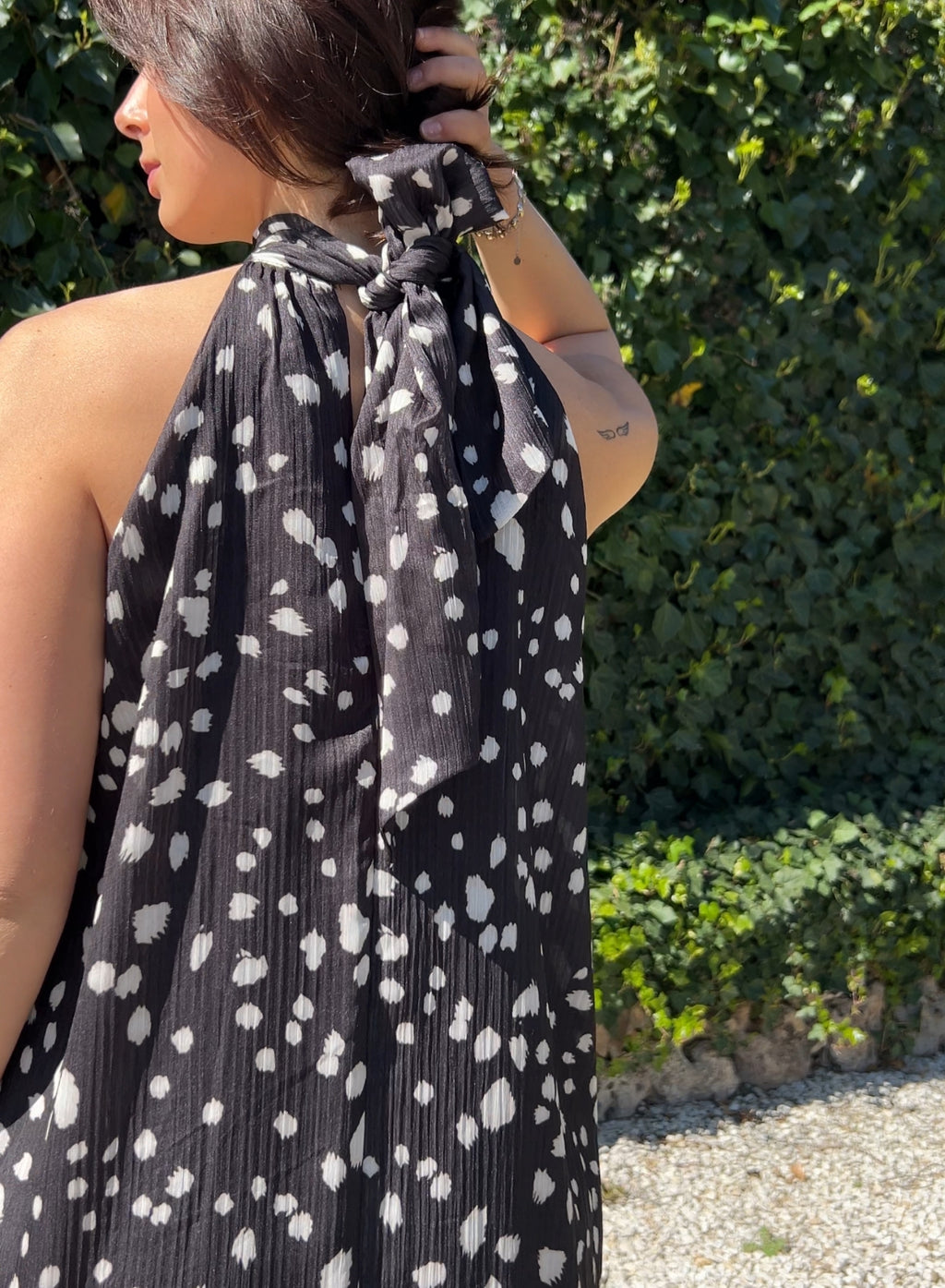 Vestido negro topitos