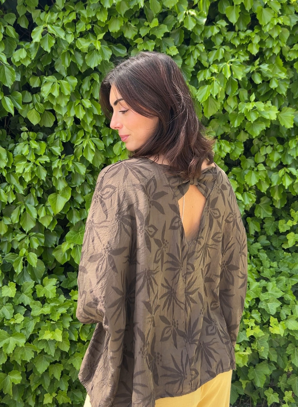 Blusa Hojas choco