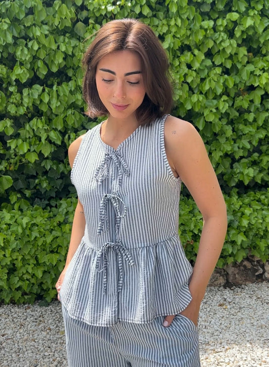 Top lazos gris