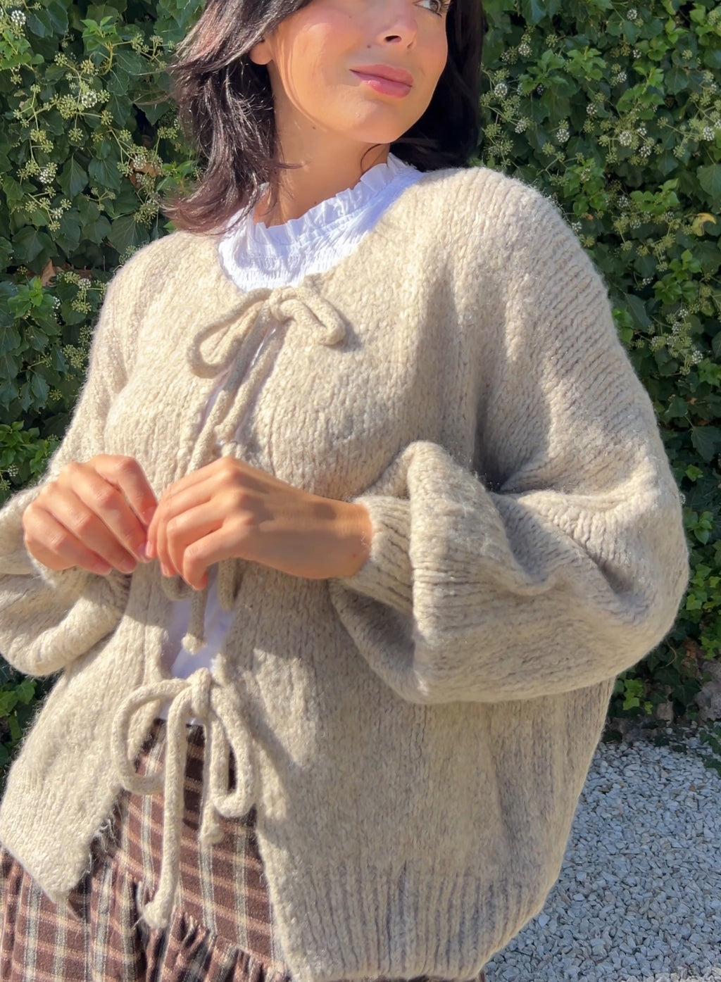 Chaqueta lazos piedra