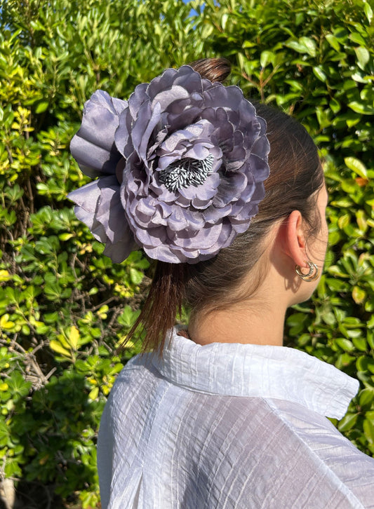 Pinza con flor (varios colores)