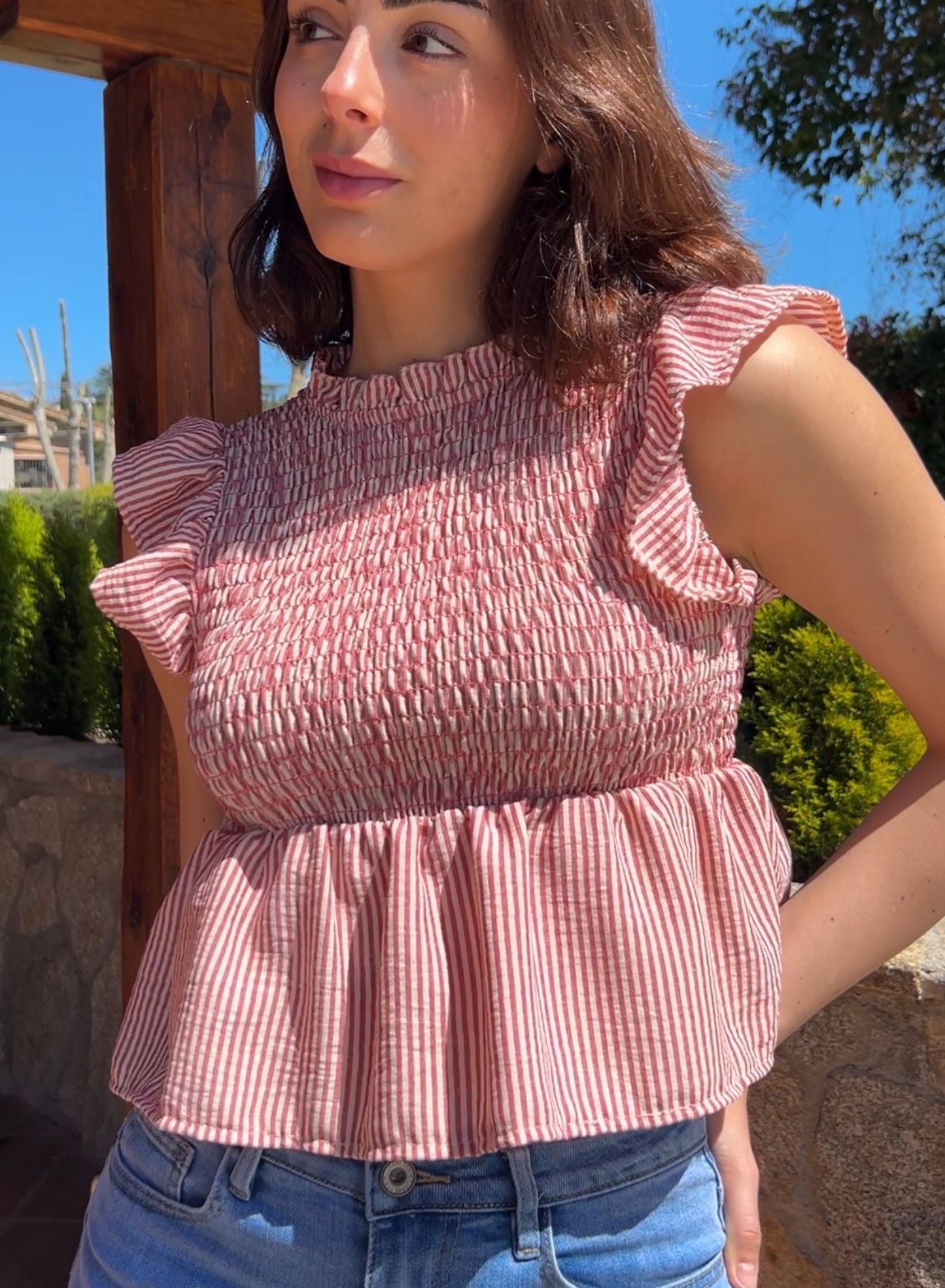 Noe red shirt 