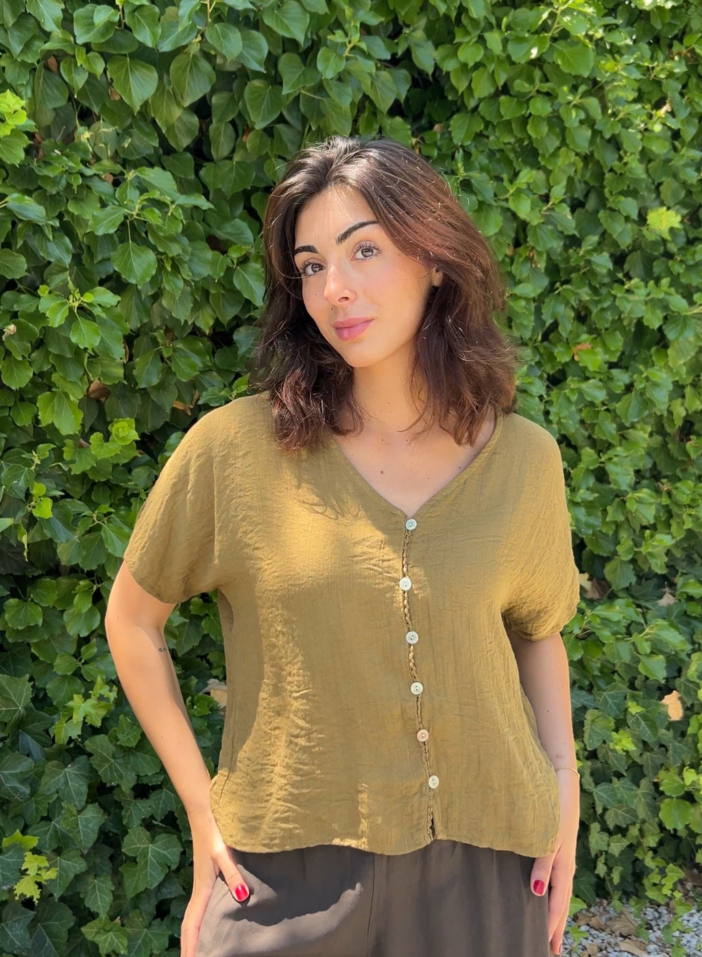 Blusa tipo bambula botones oliva