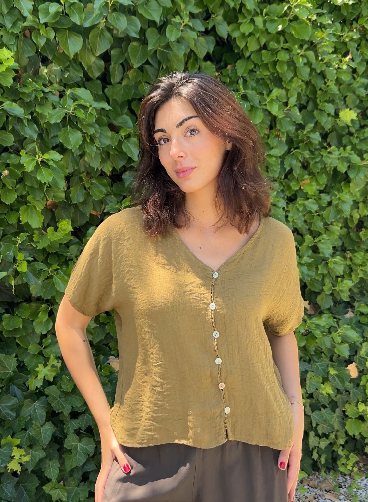 Blusa tipo bambula botones oliva
