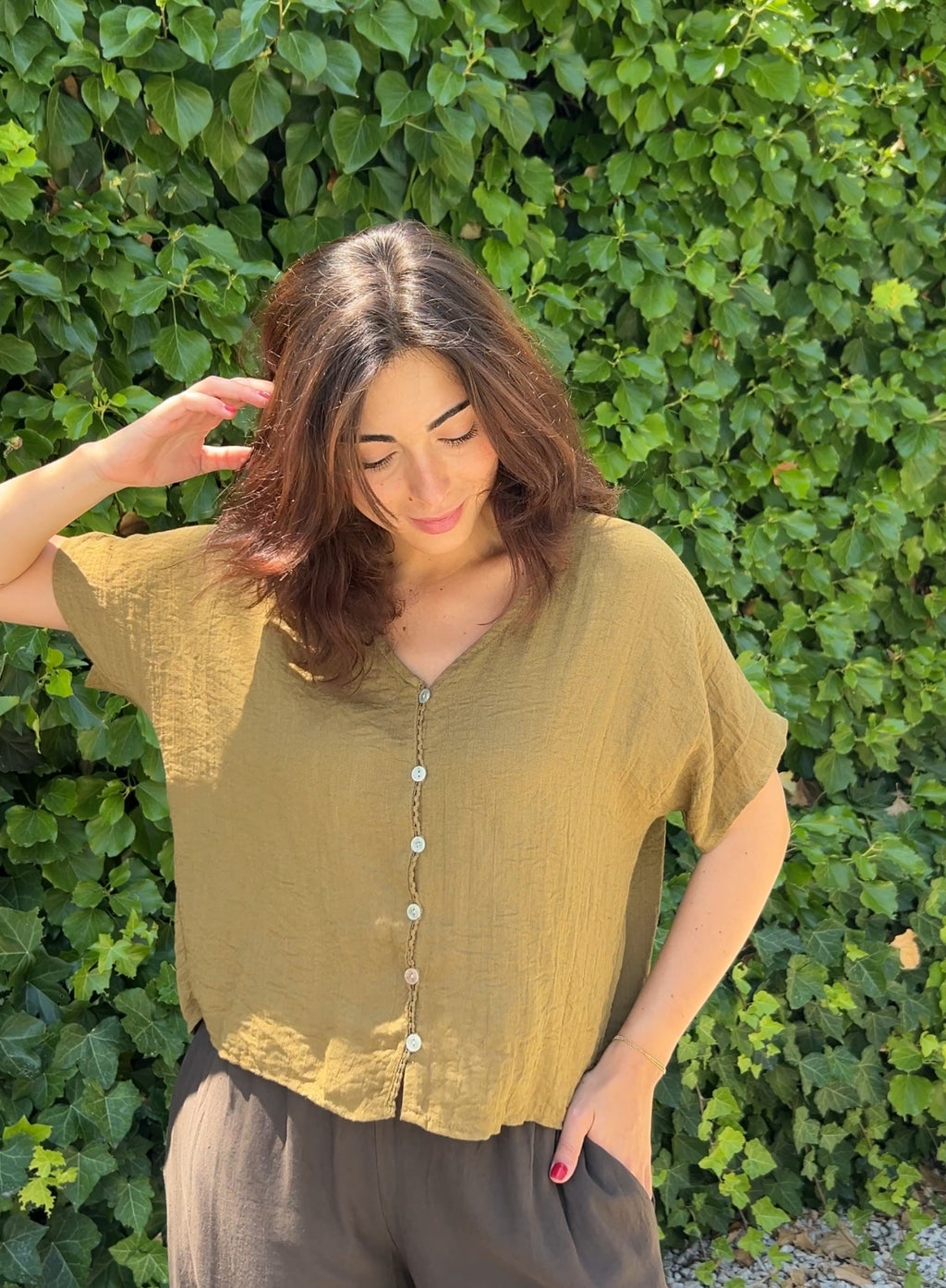 Blusa tipo bambula botones oliva