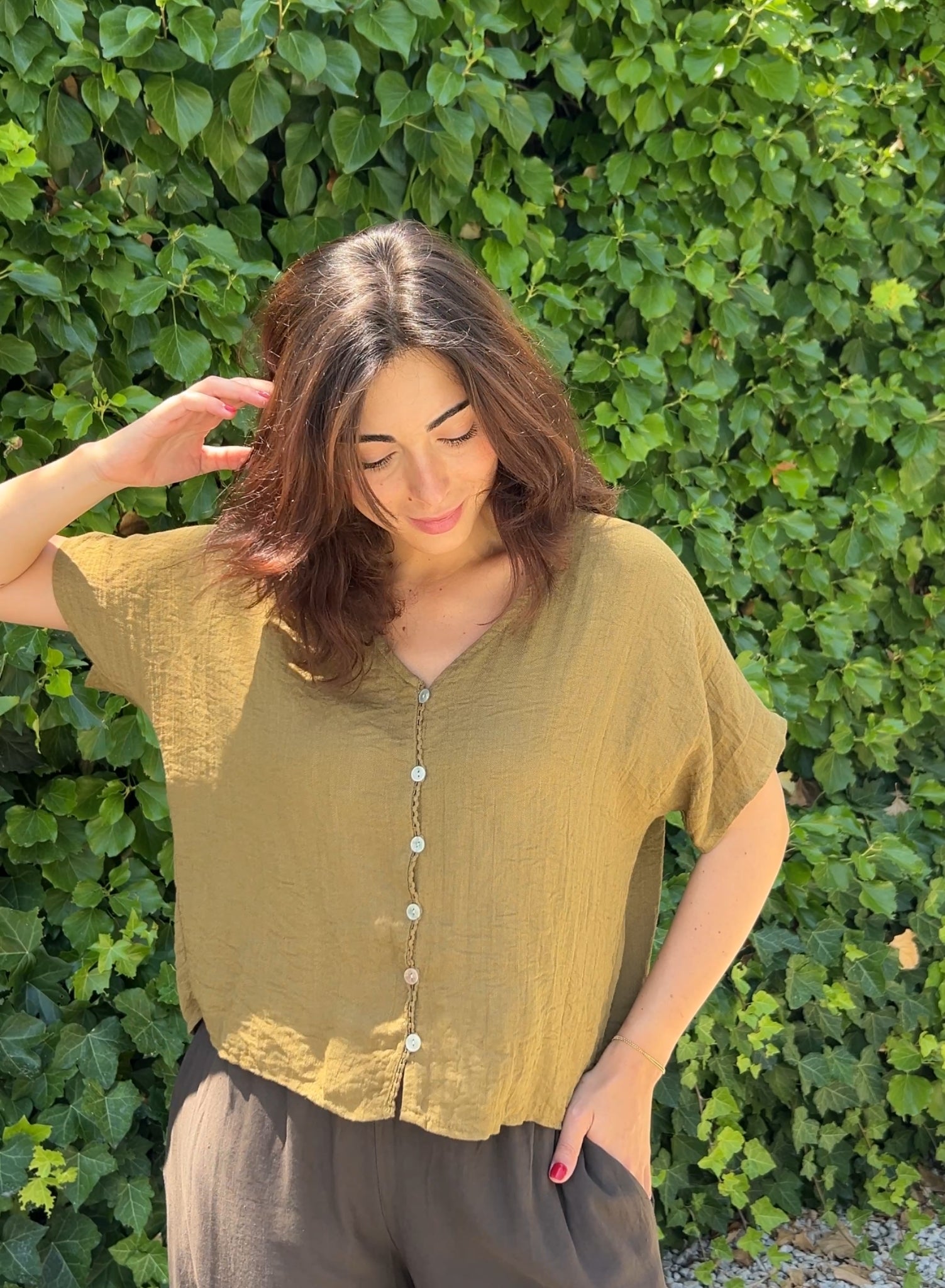 Blusa tipo bambula botones oliva