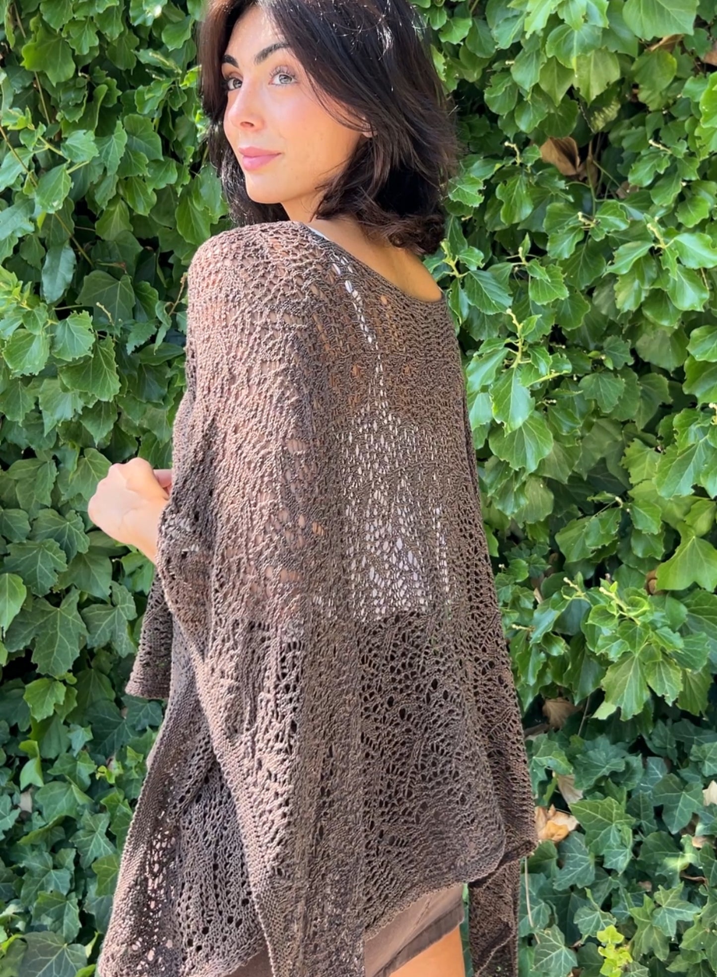 Choco openwork cape