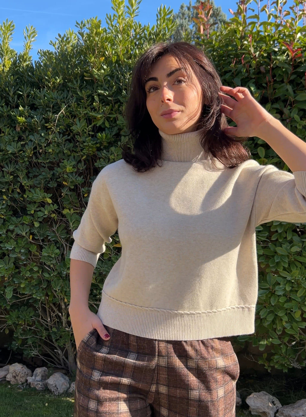 Jersey cuello alto crudo