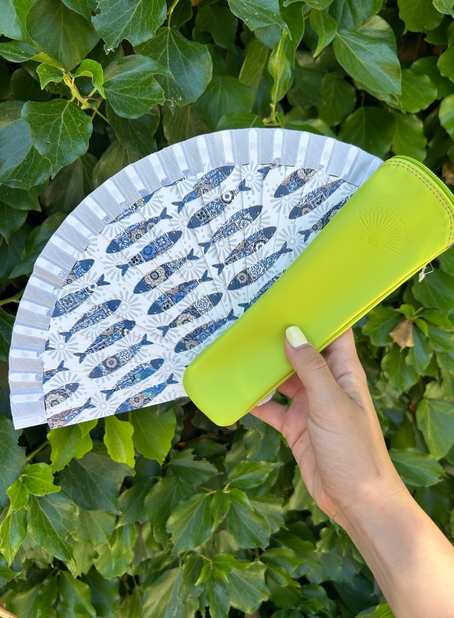 Mini fan (available in various colors)
