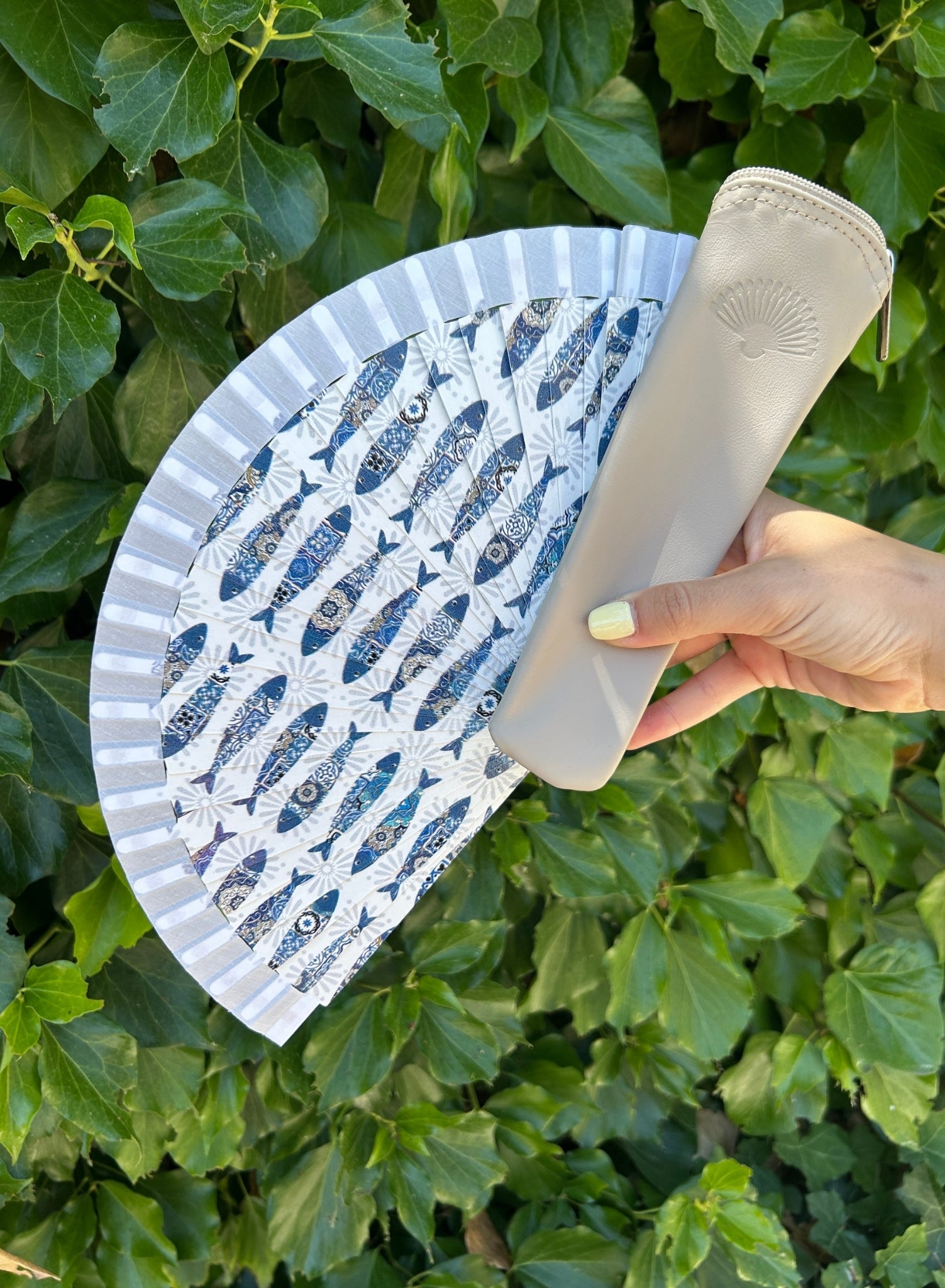 Mini fan (available in various colors)