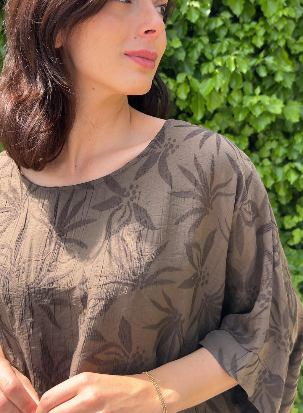 Blusa Hojas choco