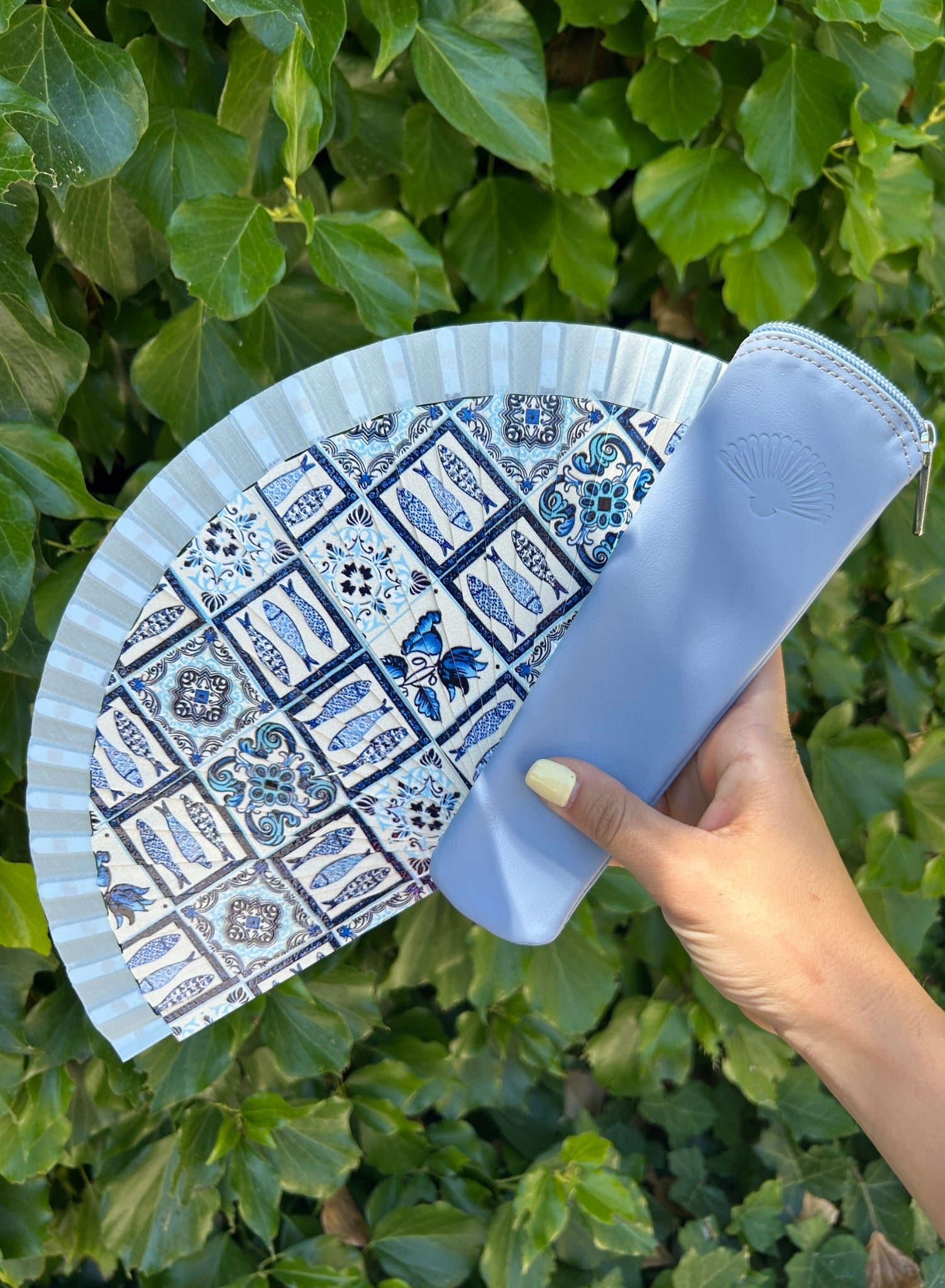Mini fan (available in various colors)