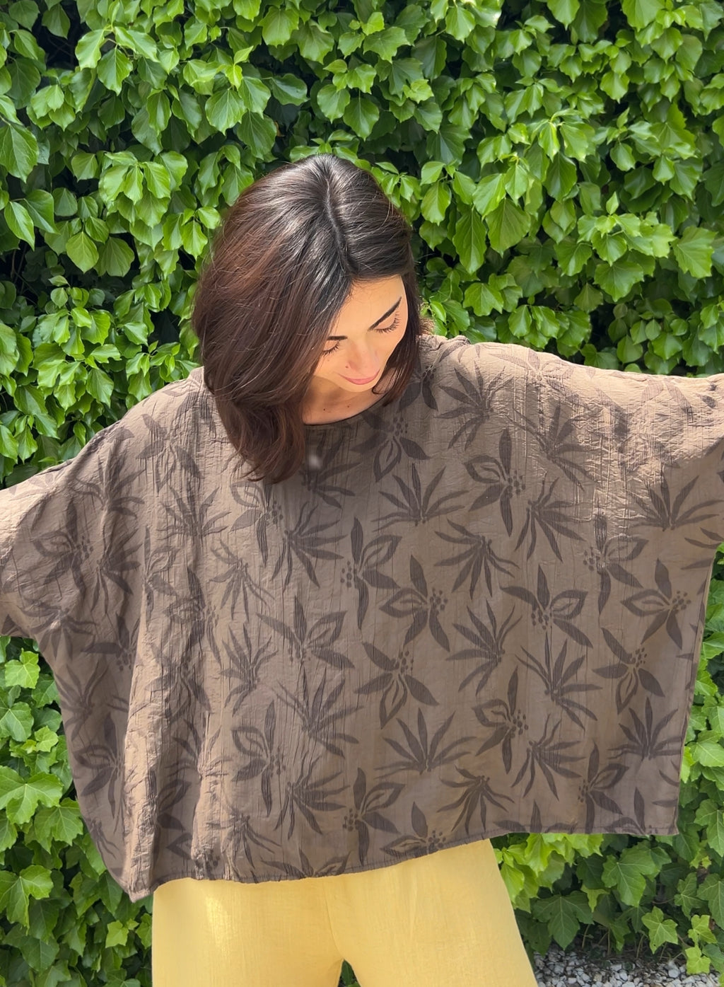 Blusa Hojas choco