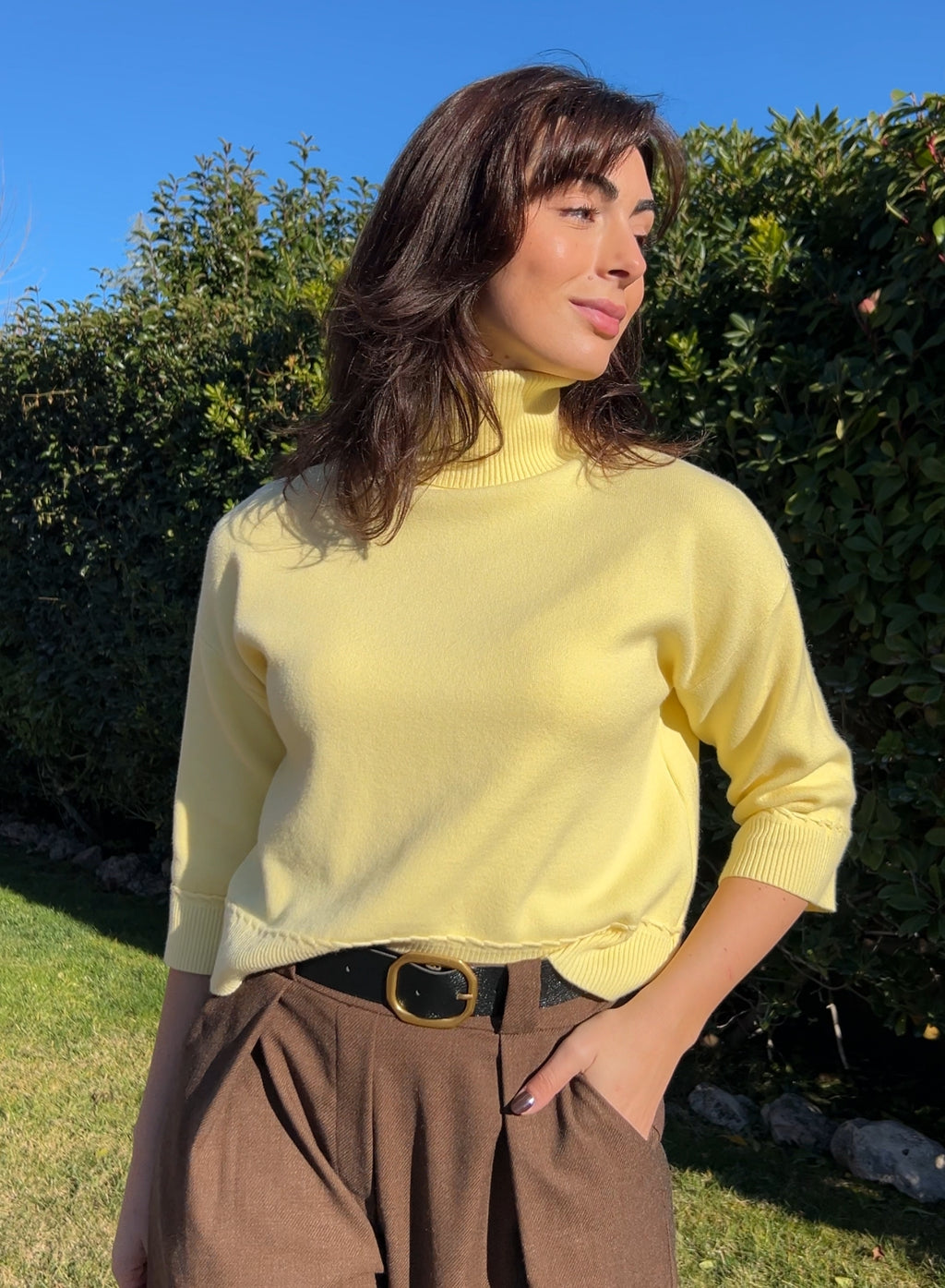 Jersey cuello alto amarillo